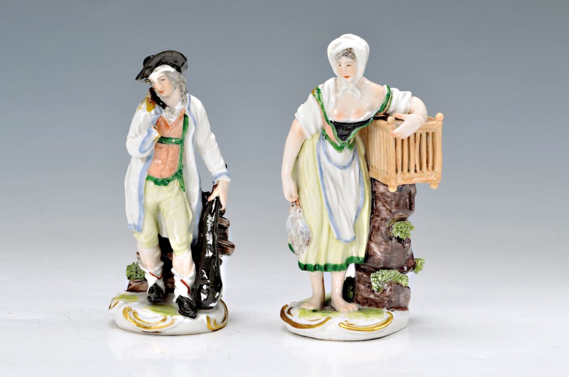 Paar Porzellanfiguren, Samson Paris, um 1880, Dame mit Vogelkäfig und Herr mit Keule, eine Hand
