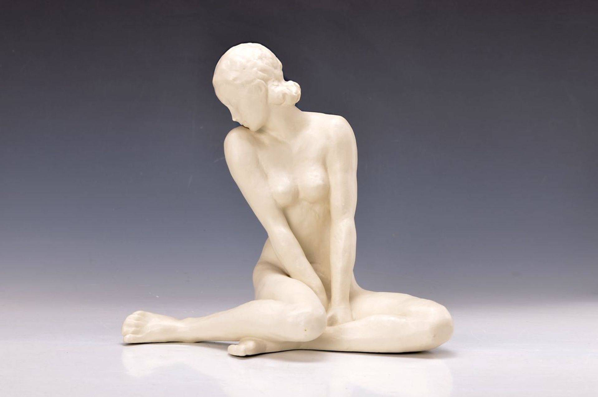 Porzellanfigur, Rosenthal, 2. Wahl, Entwurf F. Klimsch, "die Kauernde", ca. 25 x 27 cm,