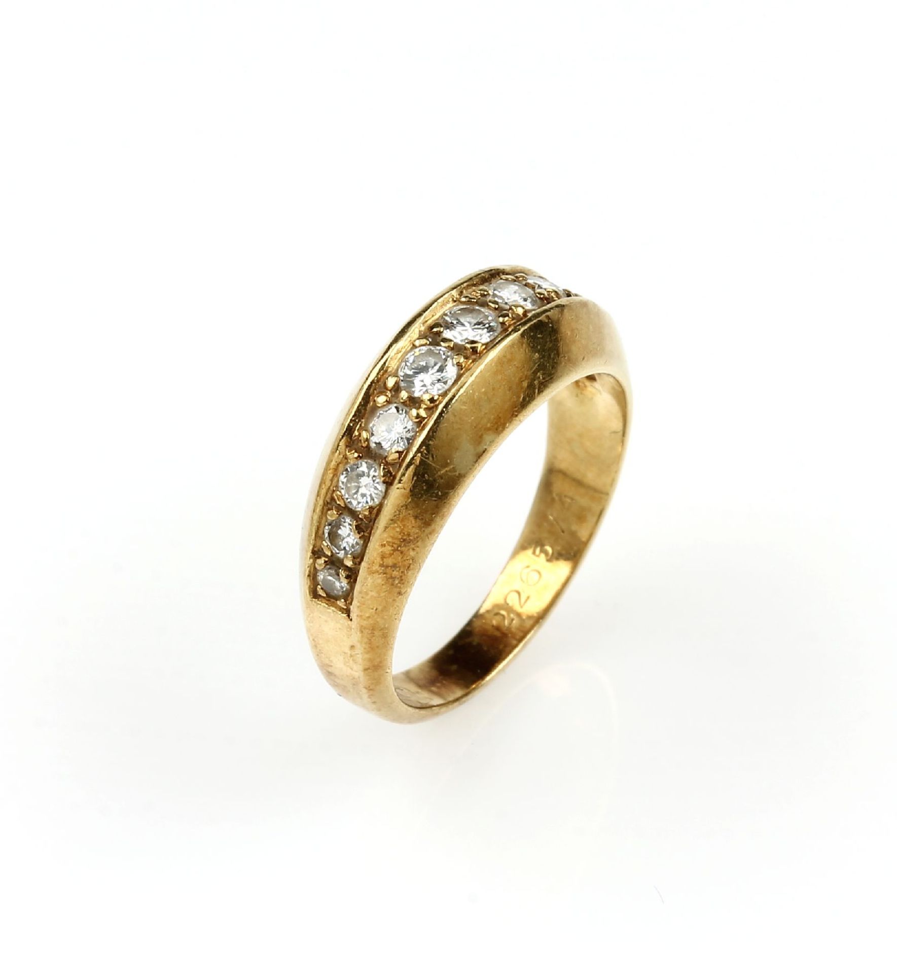 18 kt Gold Ring mit Brillanten, GG 750/000,mittig 11 Brillanten zus. ca. 0.2 ct Weiß/si, im
