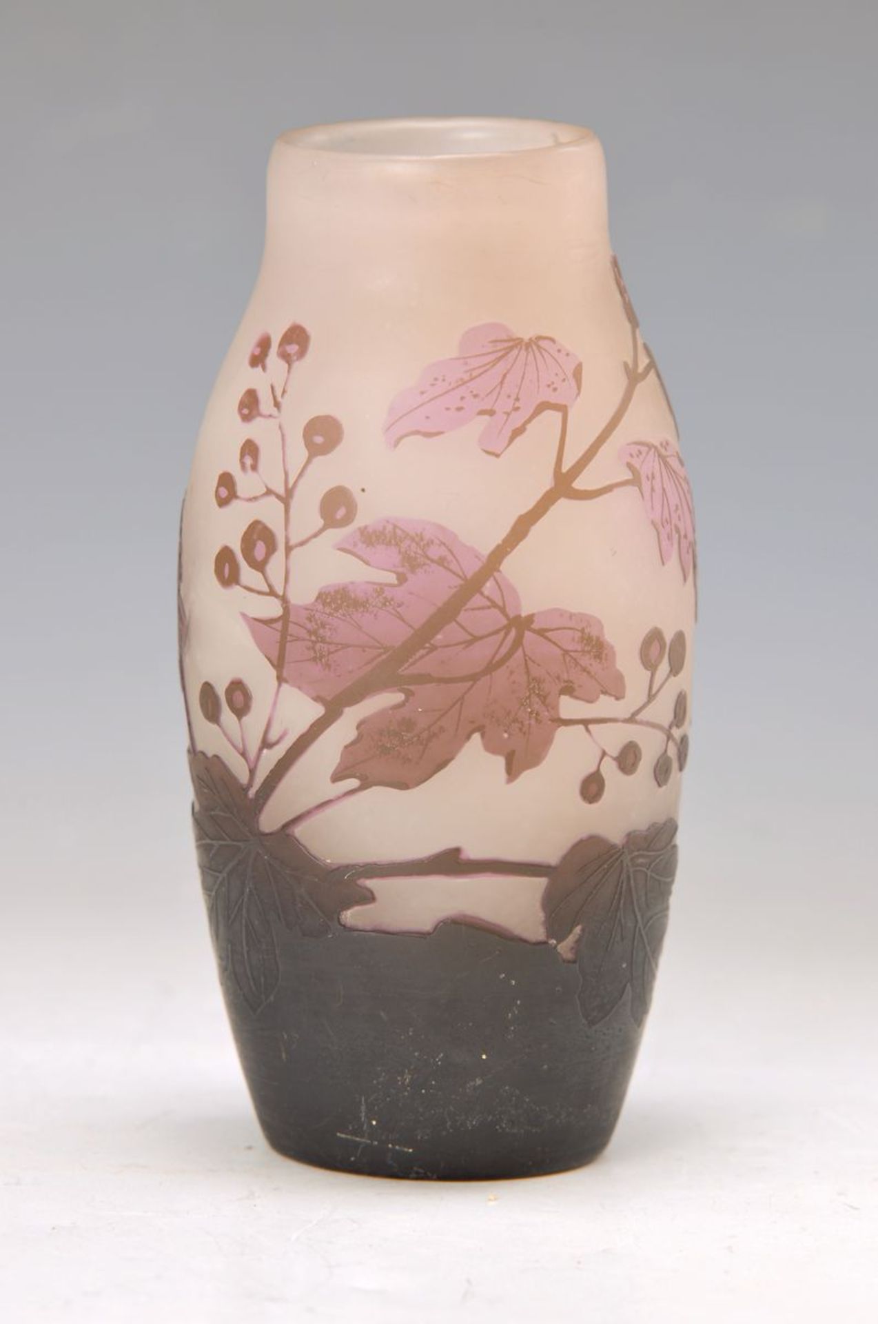 Vase, Arsall, um 1920-30, rosa eingepudertes Glas, rosa und braun überfangen, geschliffen und