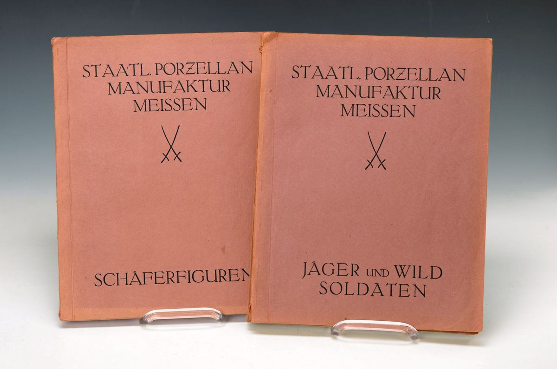 Preislisten der Staatlichen Porzellan Manufaktur Meissen, 1931 bzw. 33, zu Schäferfiguren, Jägern,