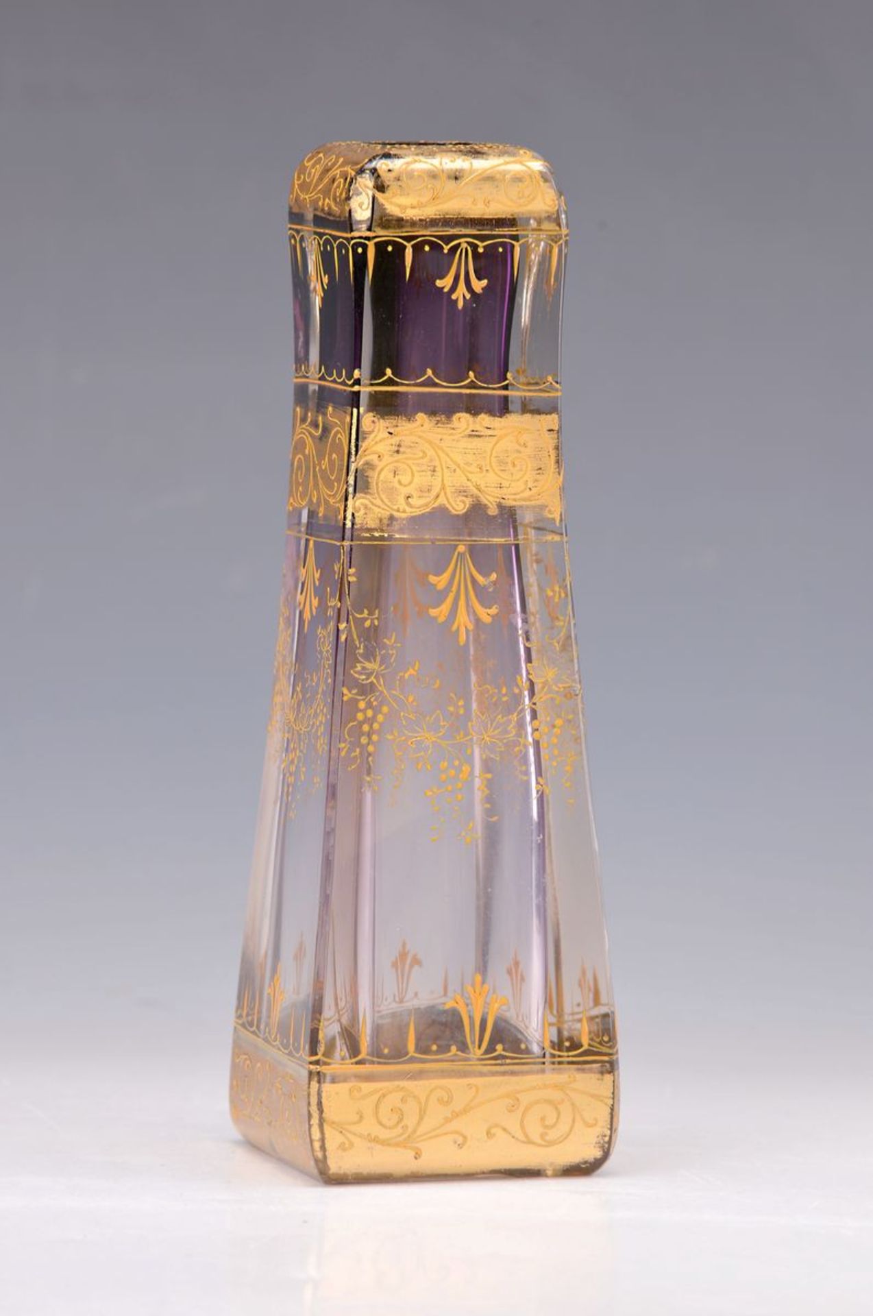 Vase, Moser, Karlsbad, um 1900, dickwandiges Kristallglas, innen mit Goldstaffage und Emailbemalung,