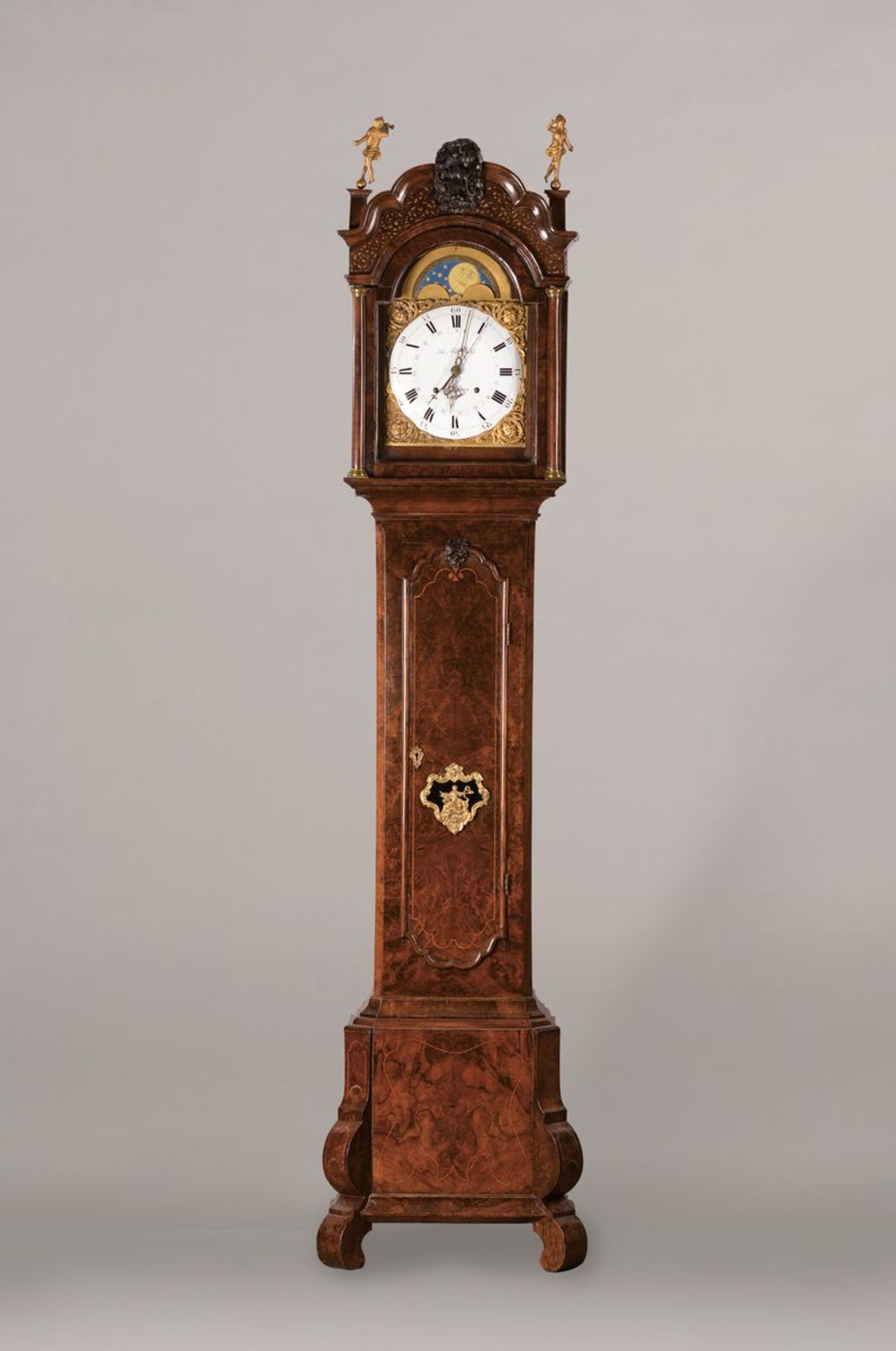 Bedeutende Standuhr, Bergisches Land, um 1780, Barock, furniertes Holzgehäuse mit abgeschrägten