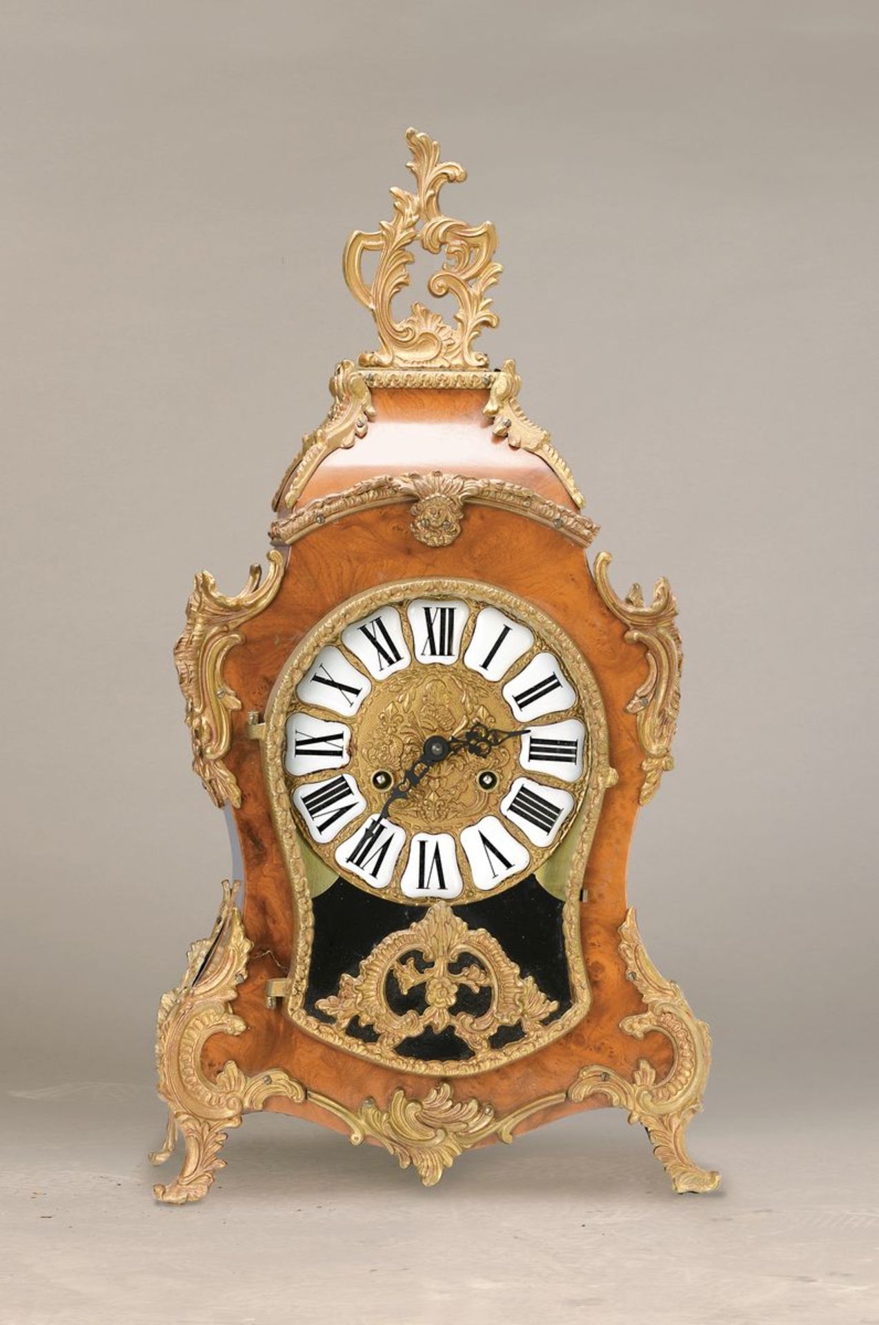 Prunkpendule, nach altem Vorbild, Uhrenmanufaktur F. Hermle, im Stil Ludwig XV., elegante