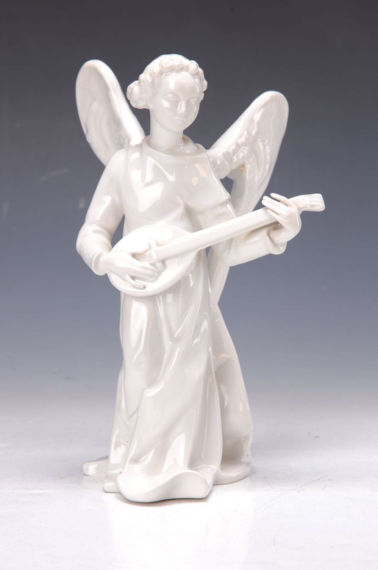 Porzellanfigur, "Engel mit Mandoline", KPM Berlin, 20. Jh., weiß, H. 22 cm