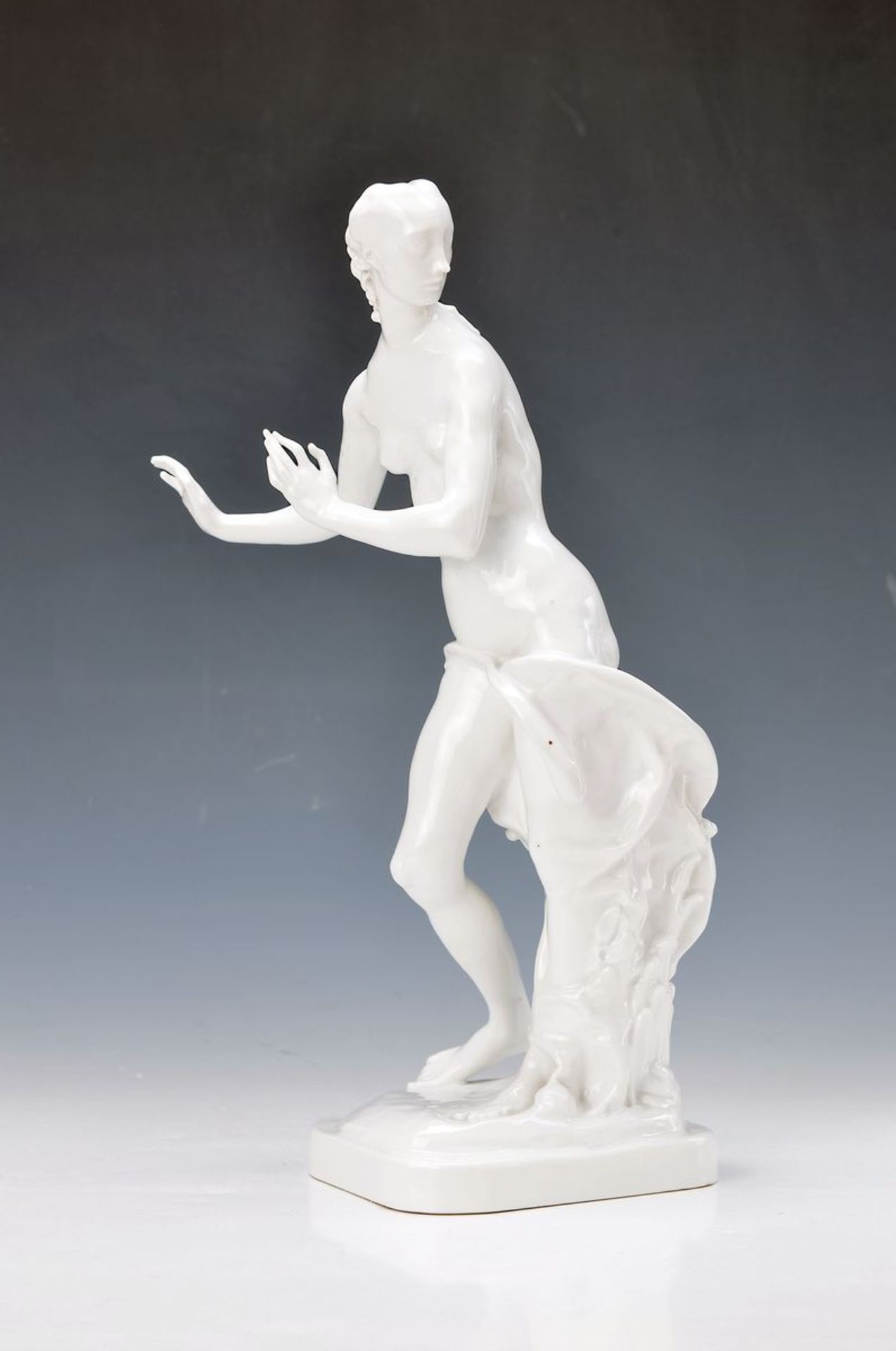 Porzellanfigur, KPM Berlin, Entwurf Paul Scheurich, "Daphne", 1914-18, Modellnr. 11041, 2. Wahl,