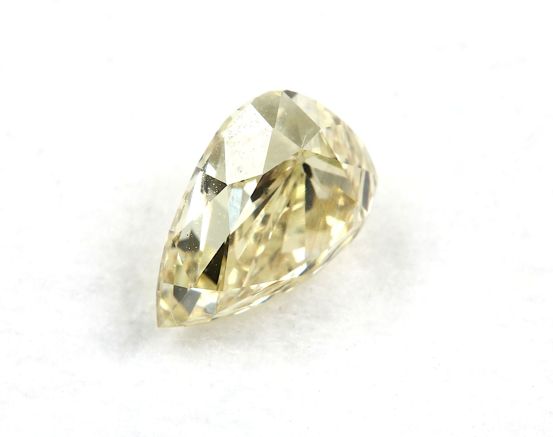 Loser Diamanttropfen, 0.77 ct, 6.93 x 4.43 x 3.93 mm, natural fancy brownish yellow/si2, mit GIA - Bild 3 aus 3