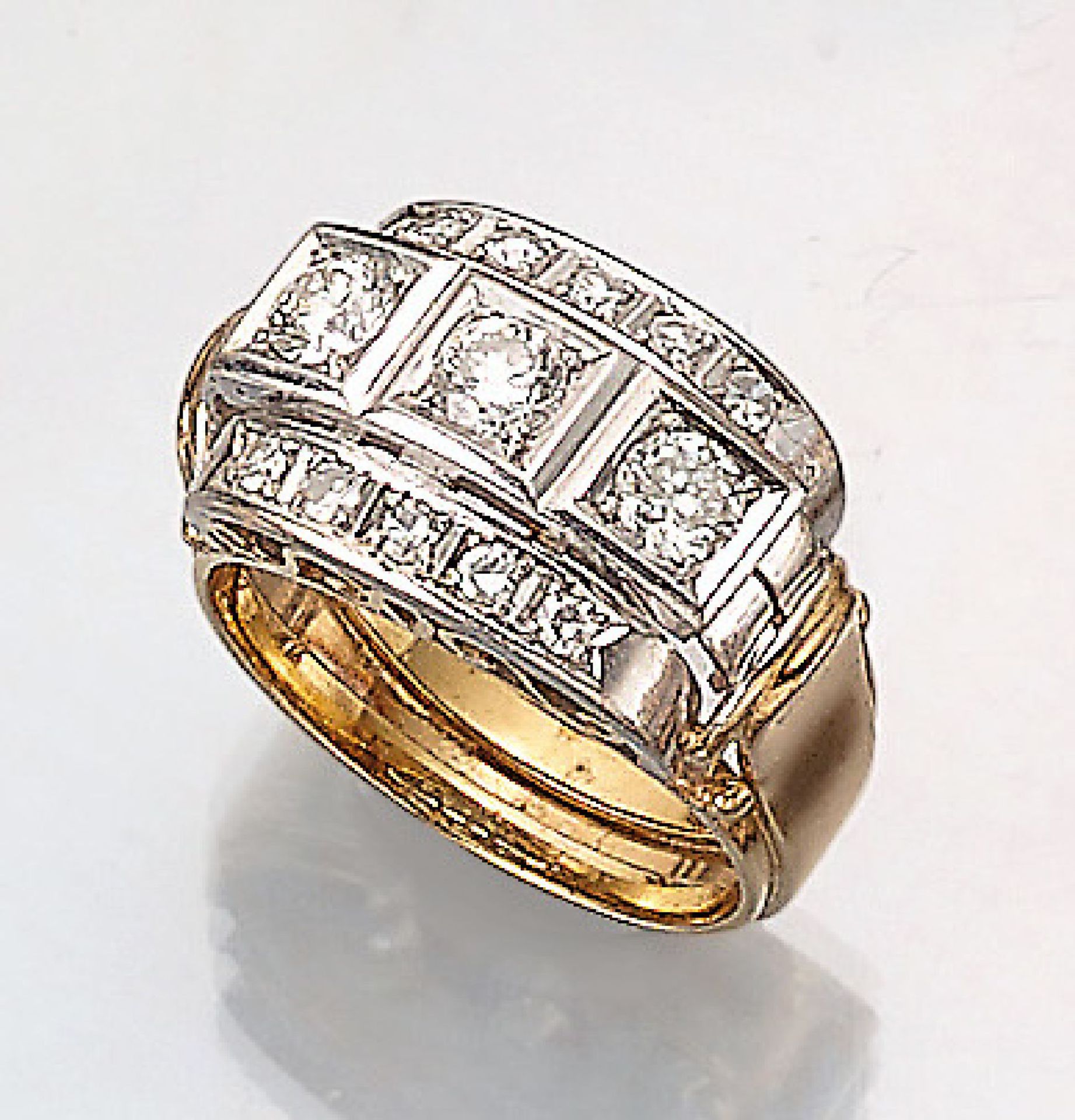 14 kt Gold Ring mit Diamanten, 1950er Jahre, GG/WG 585/000, 3 Brillanten zus. ca. 0.70 ct Weiß/si,
