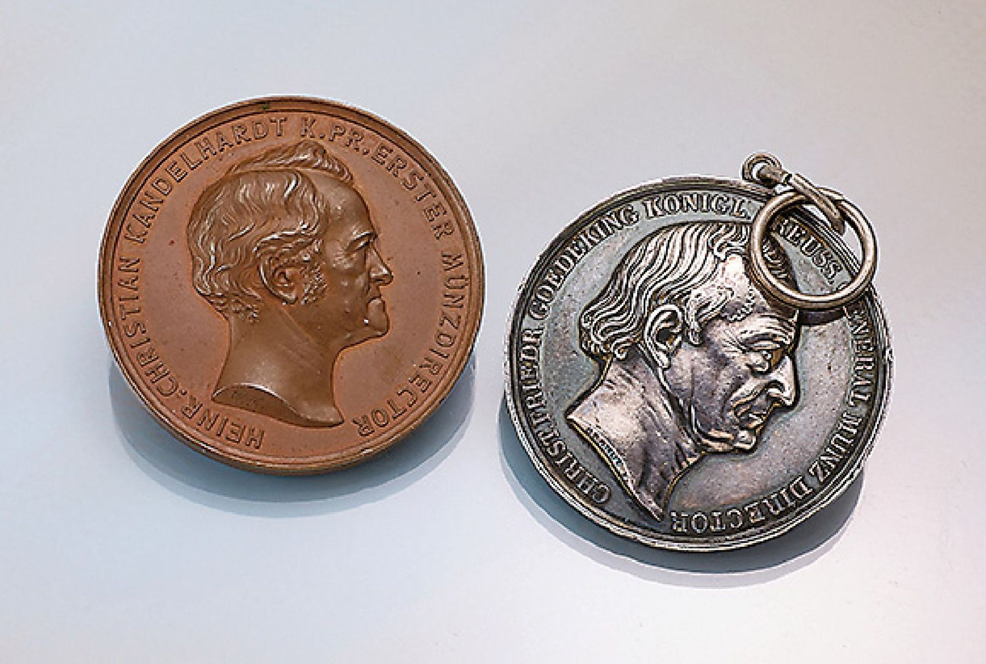 Konvolut 2 Medaillen: 1 x Silber, gehenkelt: Christ. Friedr. Goedeking Königl. Preuss. General