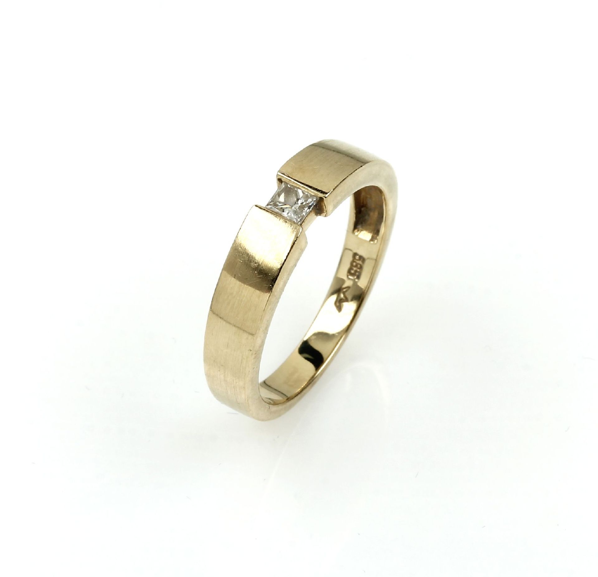 14 kt Gold Ring mit Diamant, GG 585/000, ein Diamant im