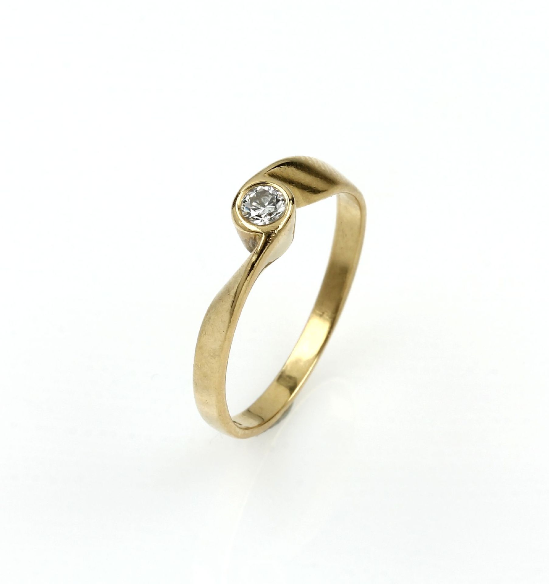 18 kt Gold Ring mit Brillant, GG 750/000, Brillant ca.