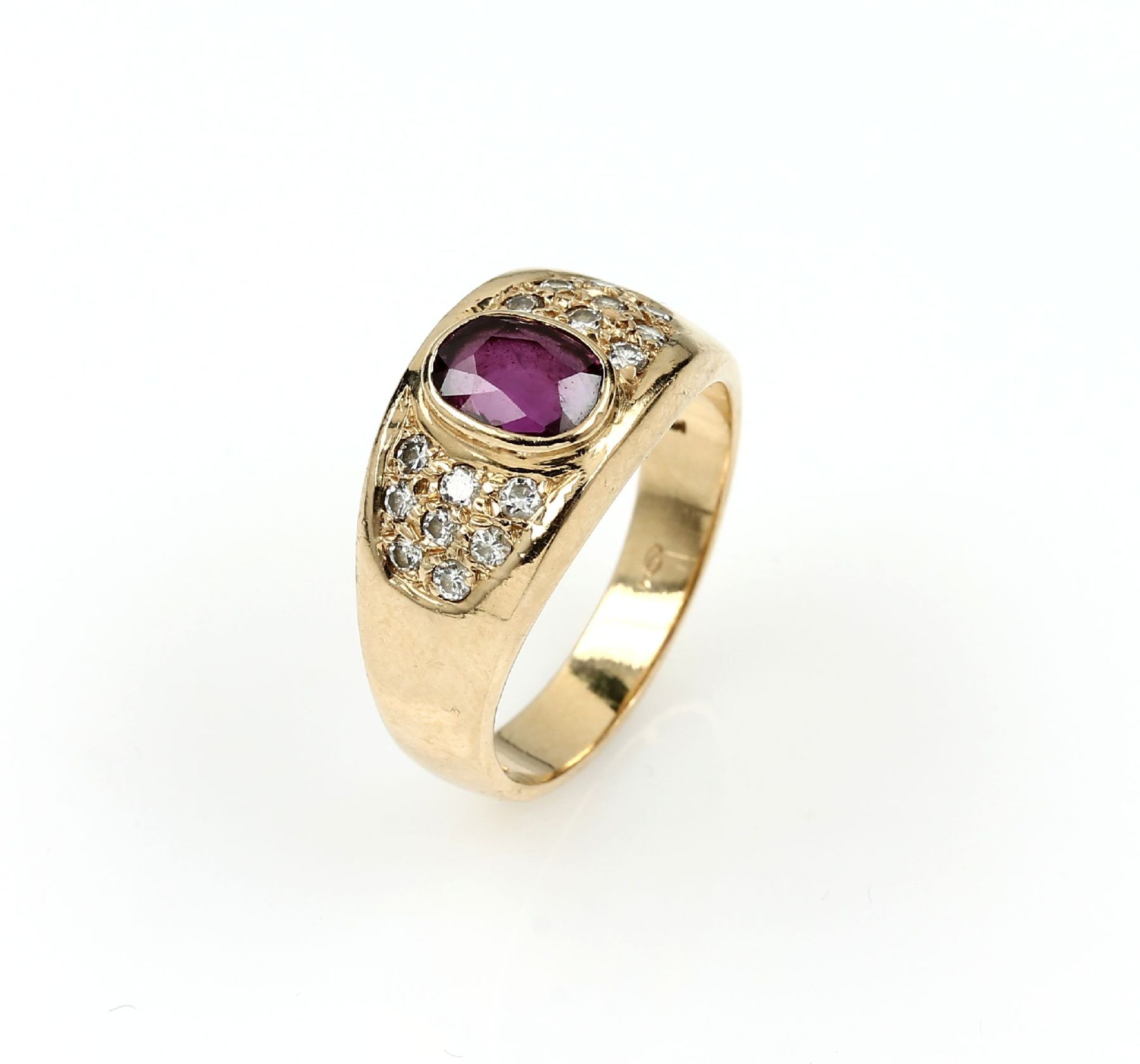 14 kt Gold Ring mit Rubin und Brillanten, GG 585/000,