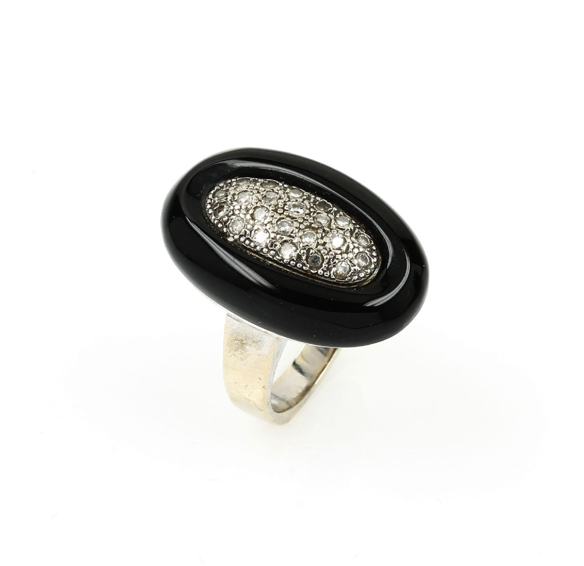 14 kt Gold Ring mit Onyx (beh.) und Diamanten, WG