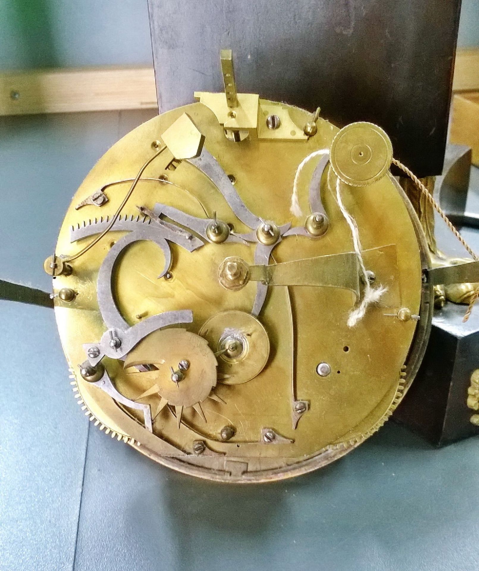 Tischuhr, Berlin um 1820, ebonisiertes Holzgehäuse, Uhr - Bild 2 aus 4