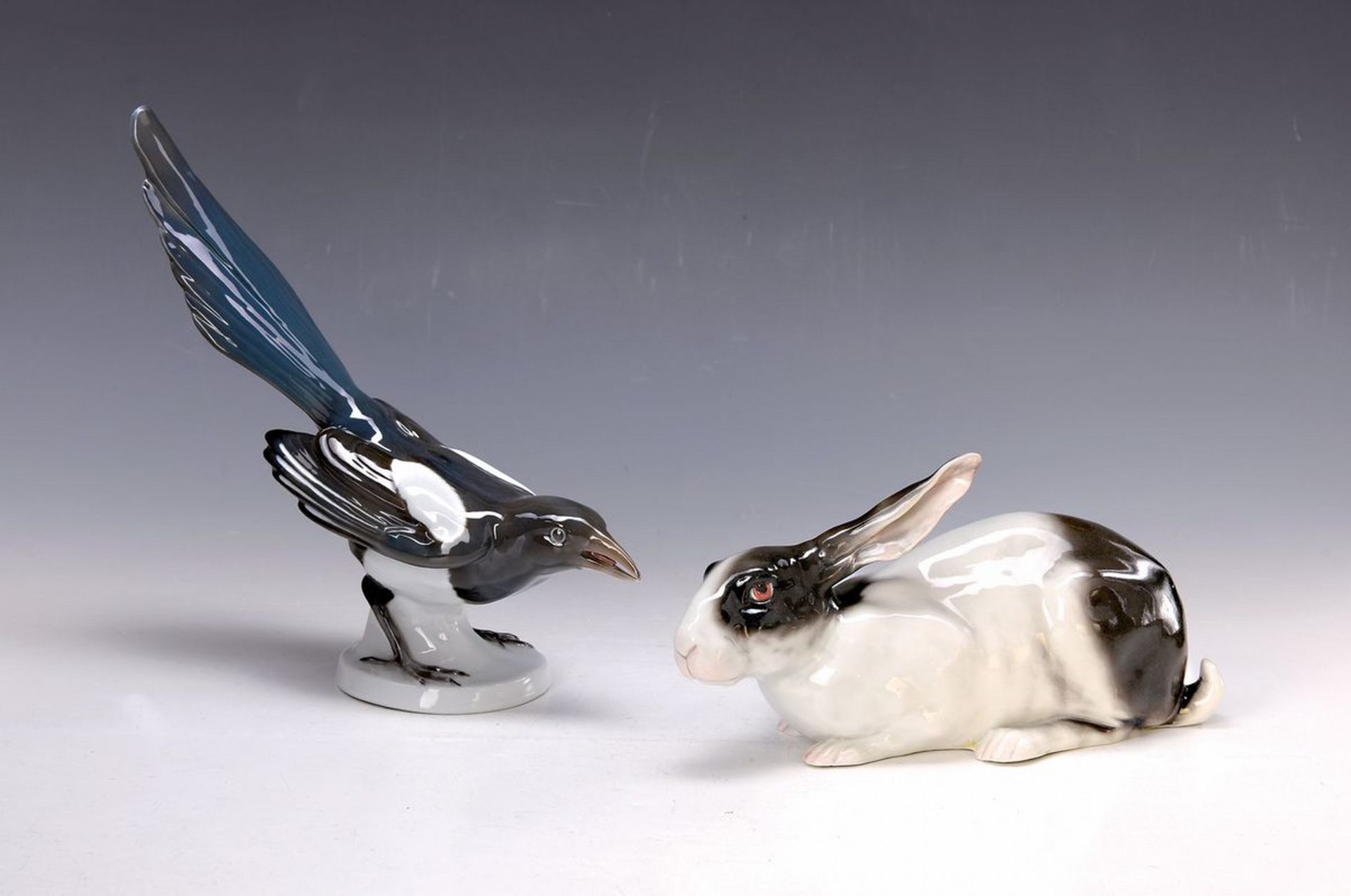 Zwei Porzellanfiguren, um 1905-10, 1x Kaninchen, Goebel,