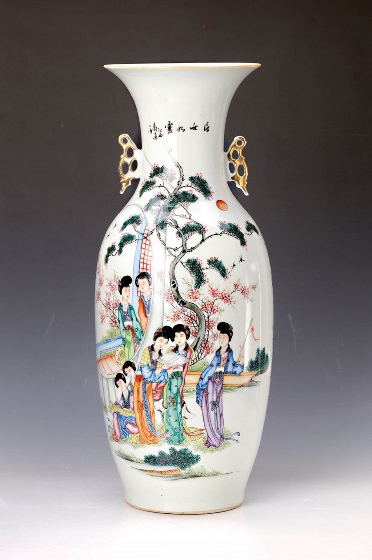 Große Vase, China, um 1890, Porzellan, bunt bemalt, H.