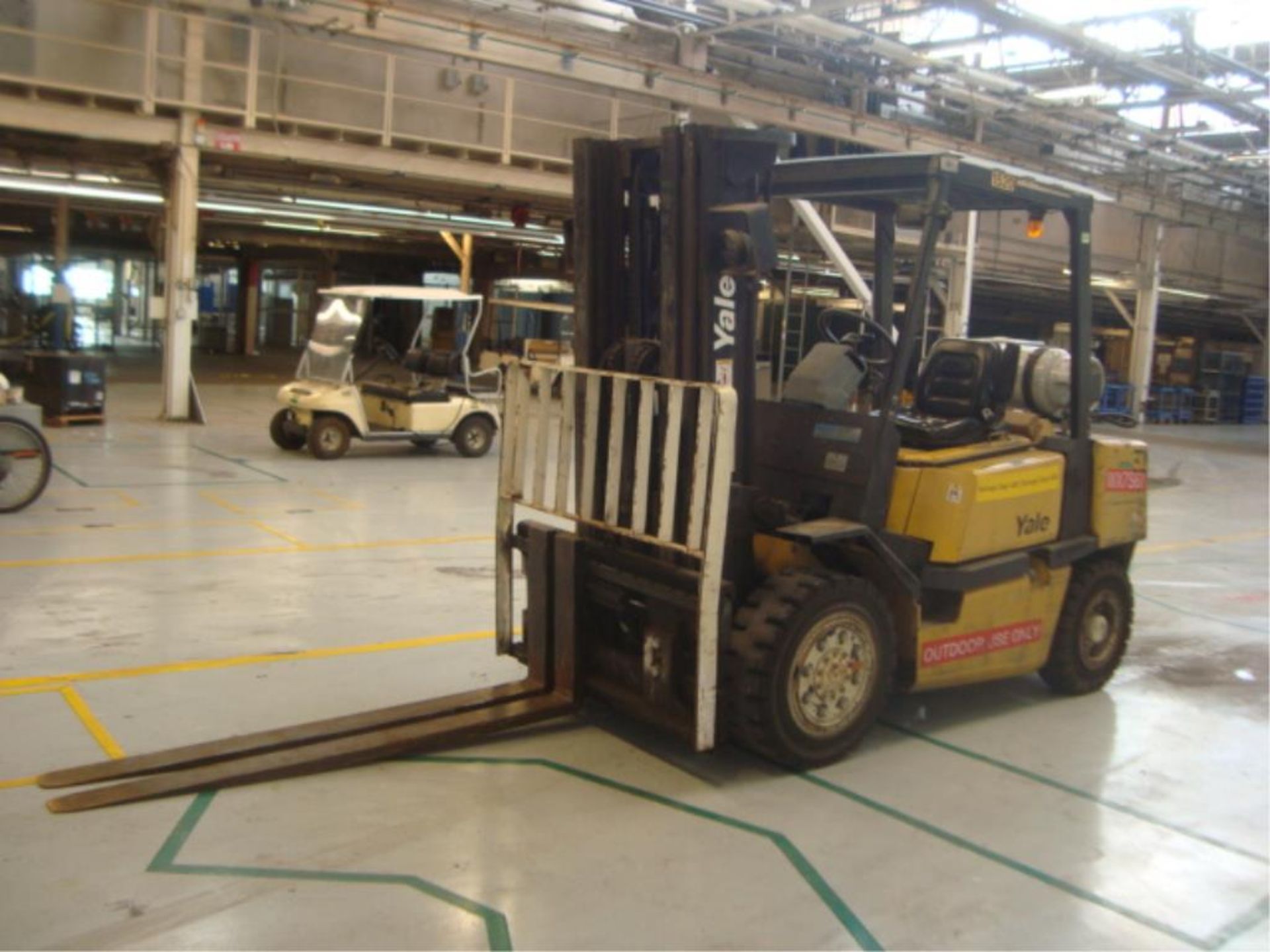 4-Ton Capacity Propane Forklift - Image 2 of 10
