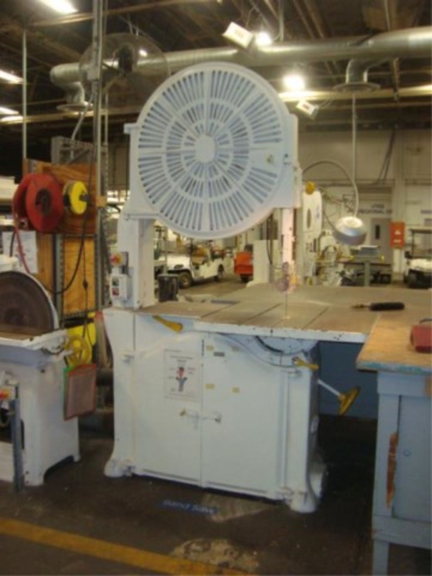 Heavy Duty Vertical Band Saw - Image 2 of 11