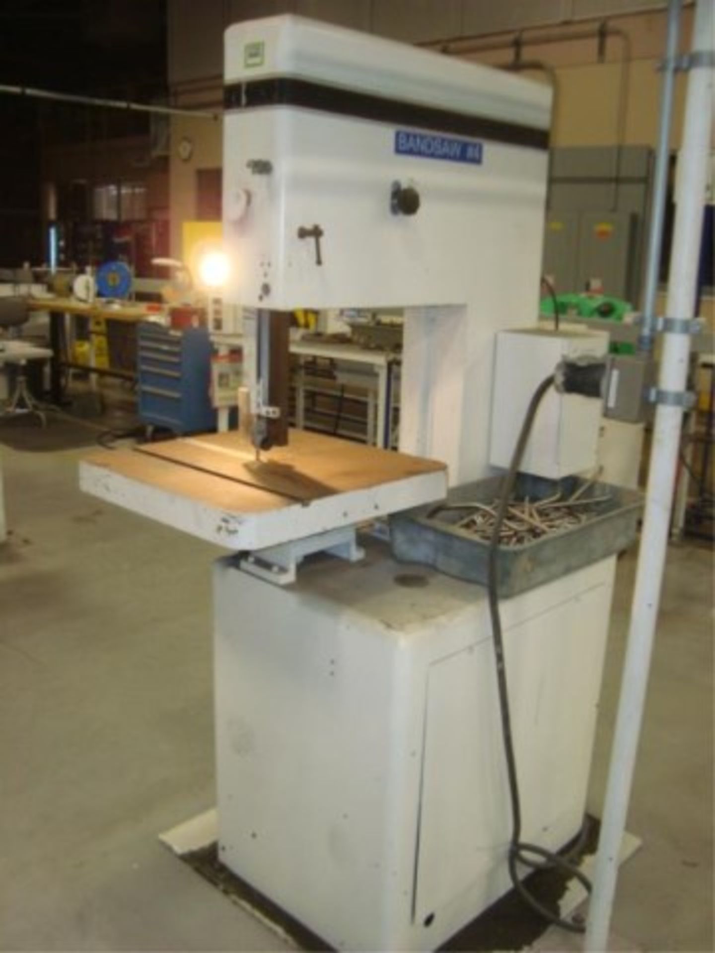 Heavy Duty Vertical Band Saw - Image 2 of 8