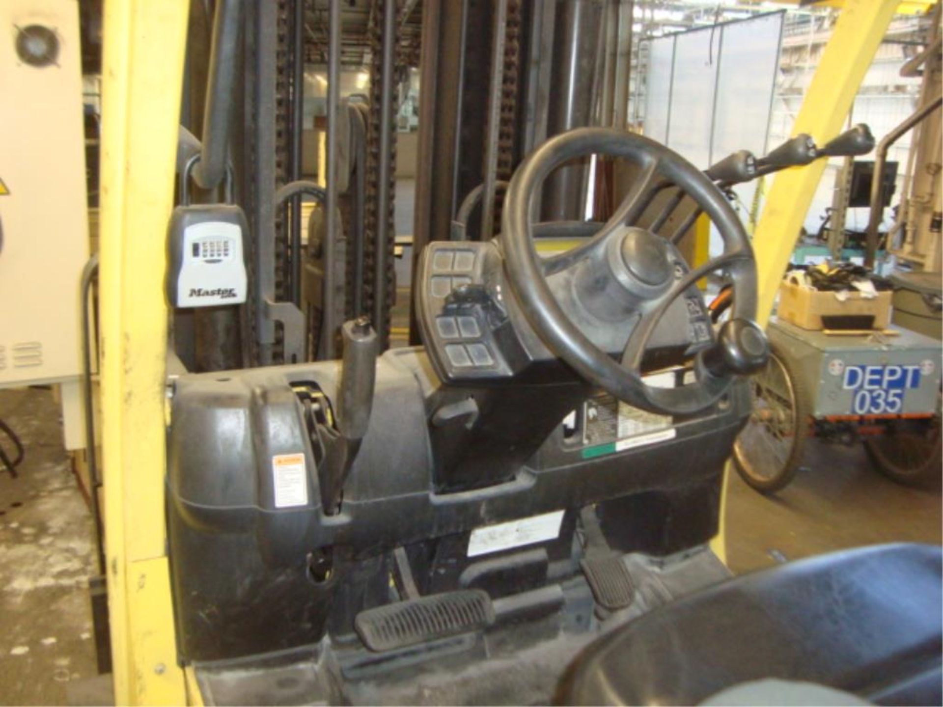 4-Ton Capacity Propane Forklift - Image 4 of 12