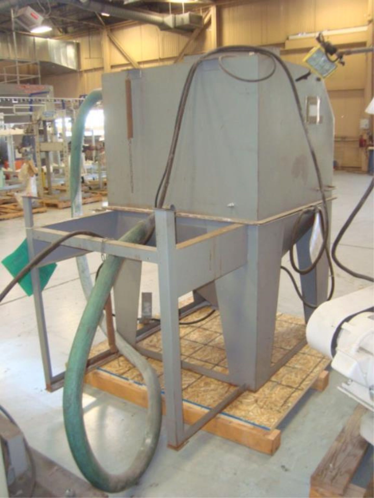 2-Glove Sand Blast Cabinet With Mobile Compressor - Image 9 of 10