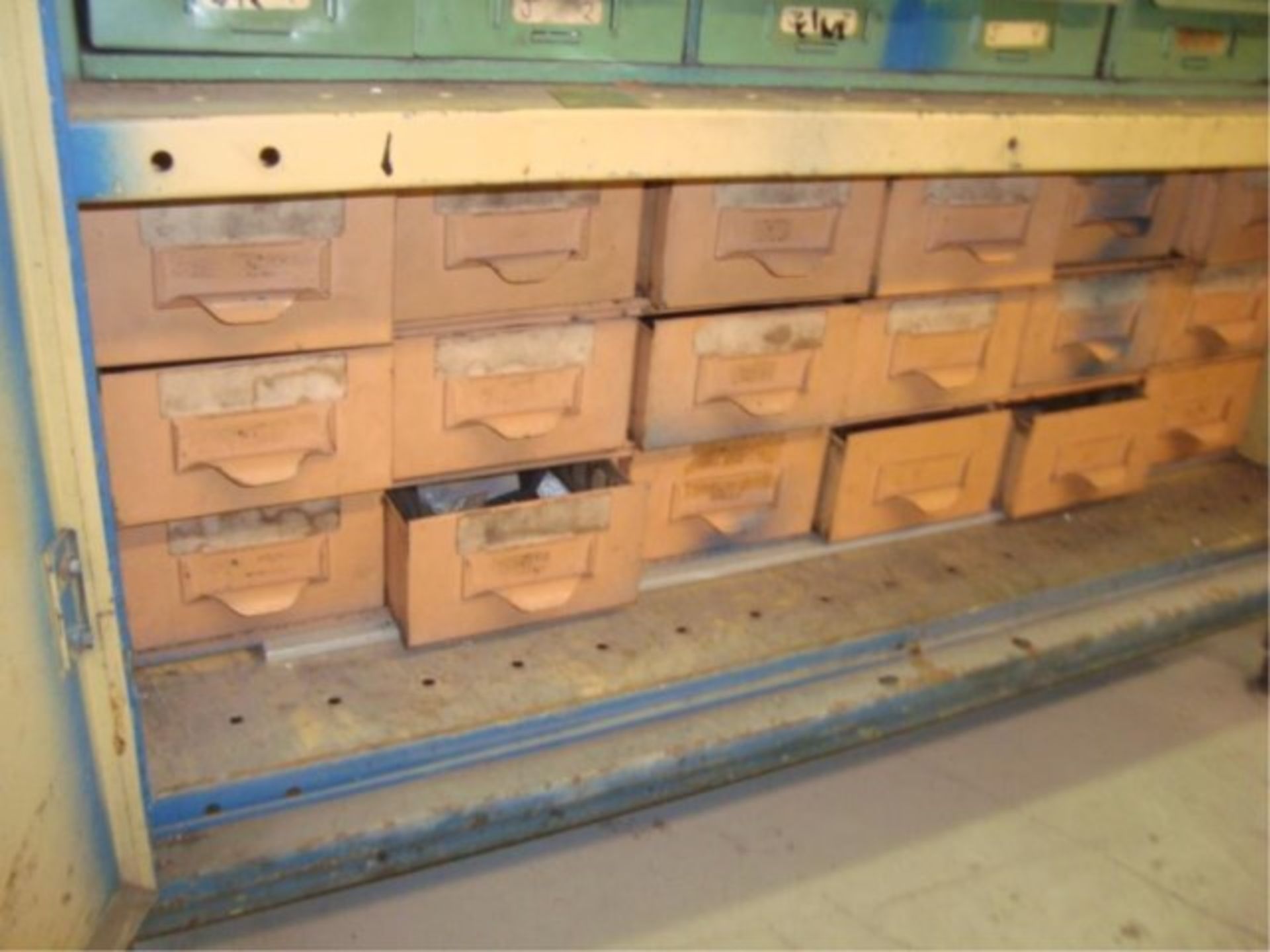 2-Door Storage Cabinet w/Bridgeport Mill Tooling - Image 14 of 20