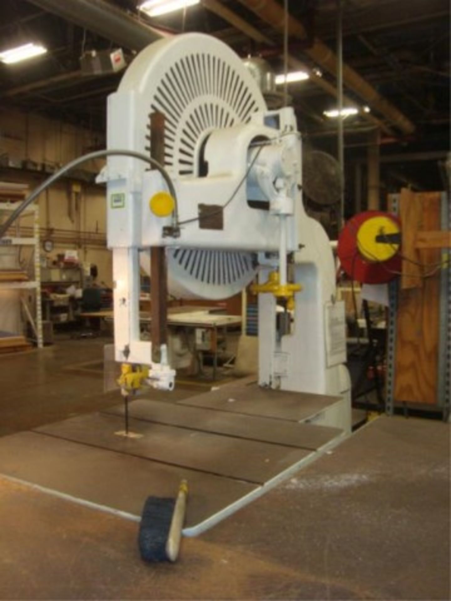 Heavy Duty Vertical Band Saw - Image 9 of 11