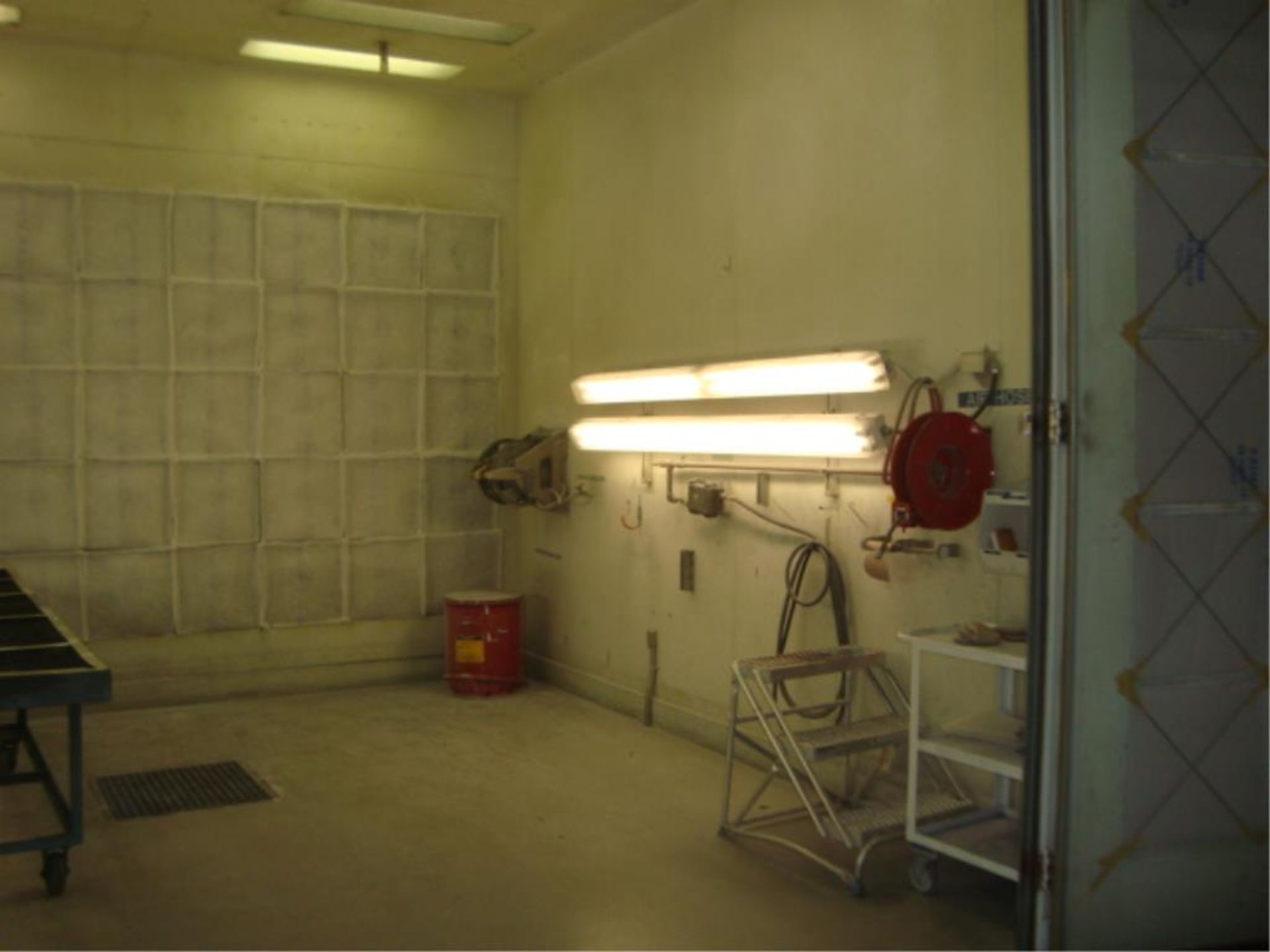 Prep/ Paint Spray Booth - Image 7 of 12