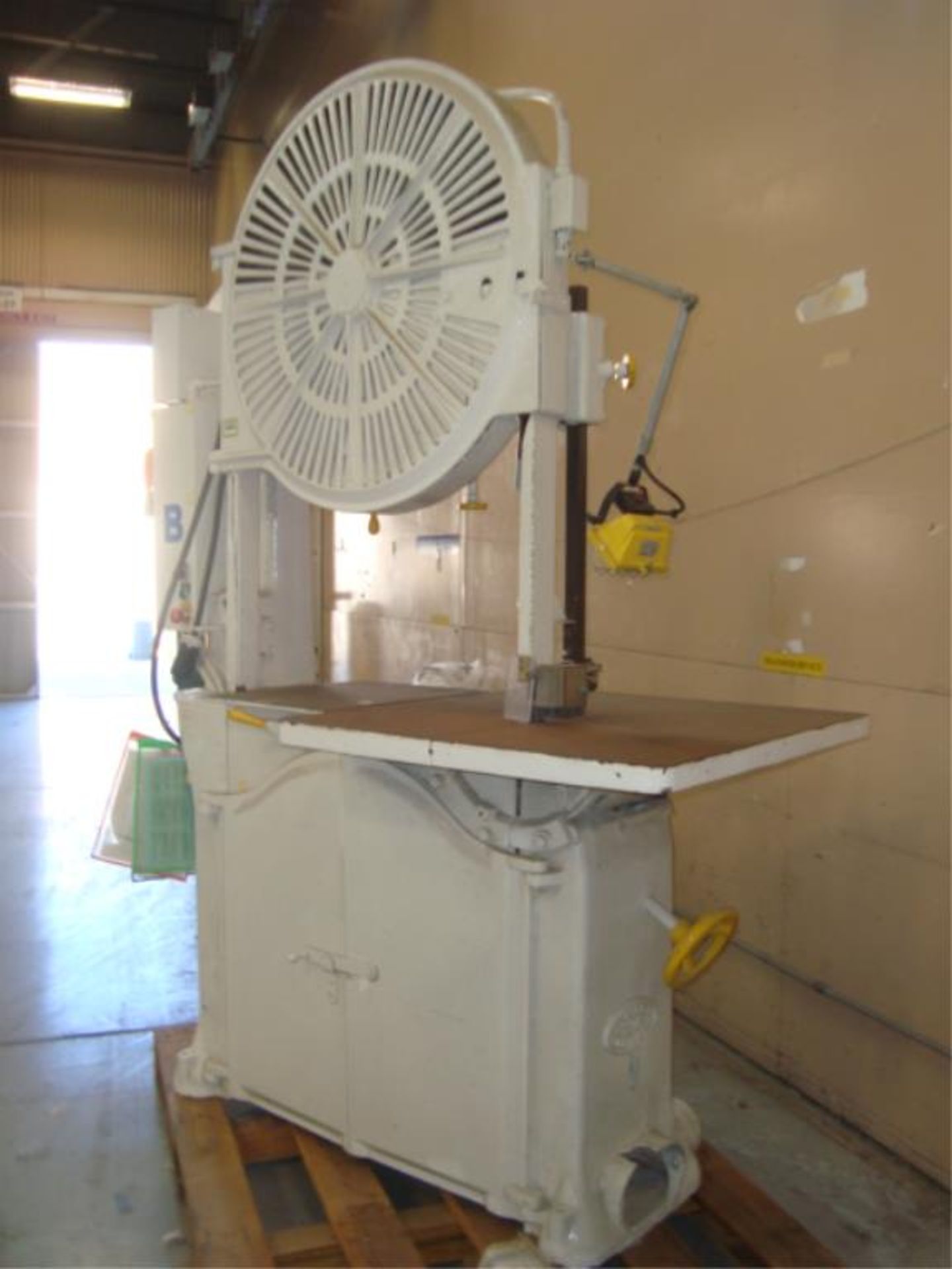 Heavy Duty Vertical Band Saw - Image 3 of 7