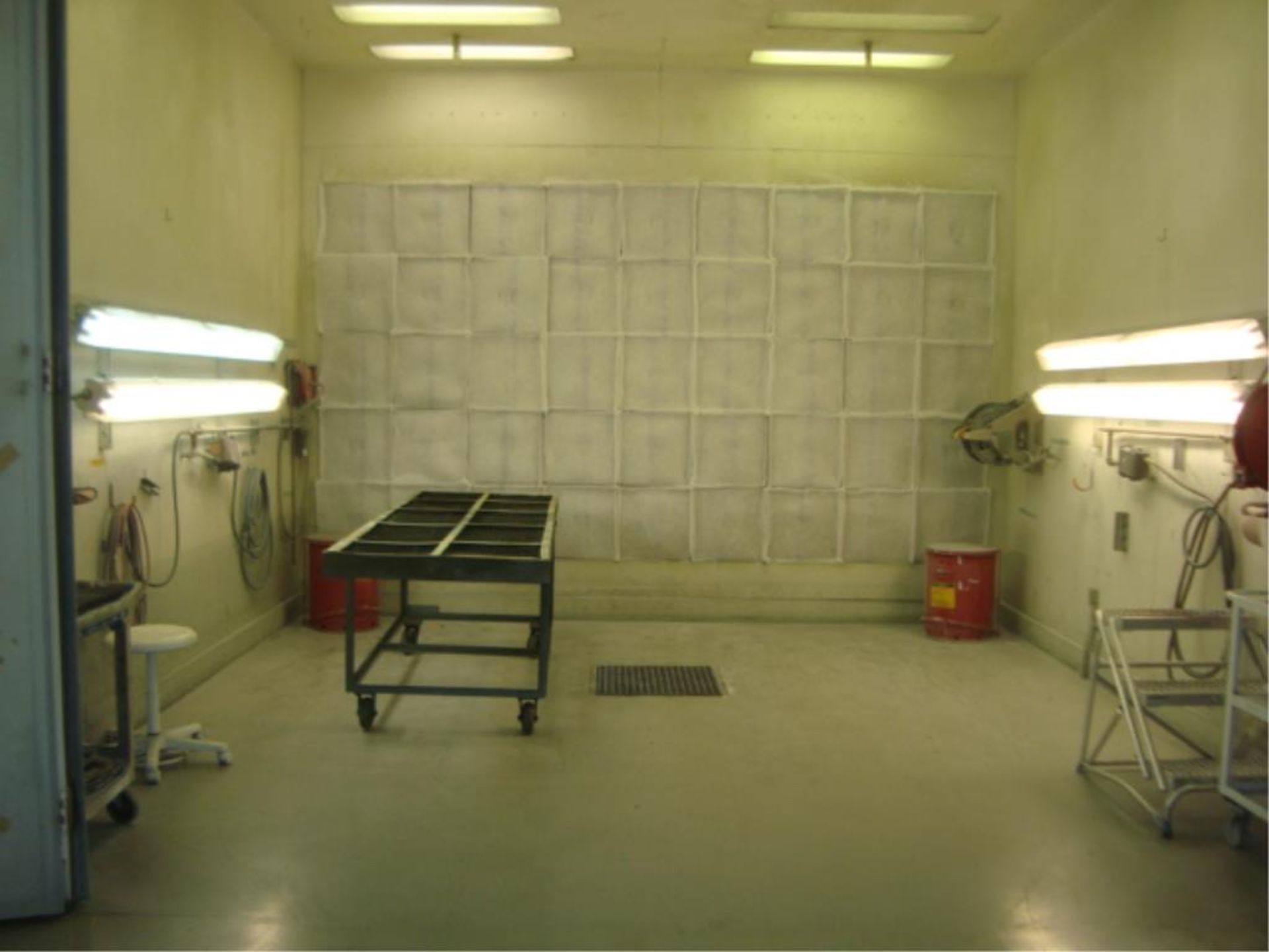 Prep/ Paint Spray Booth - Image 5 of 12