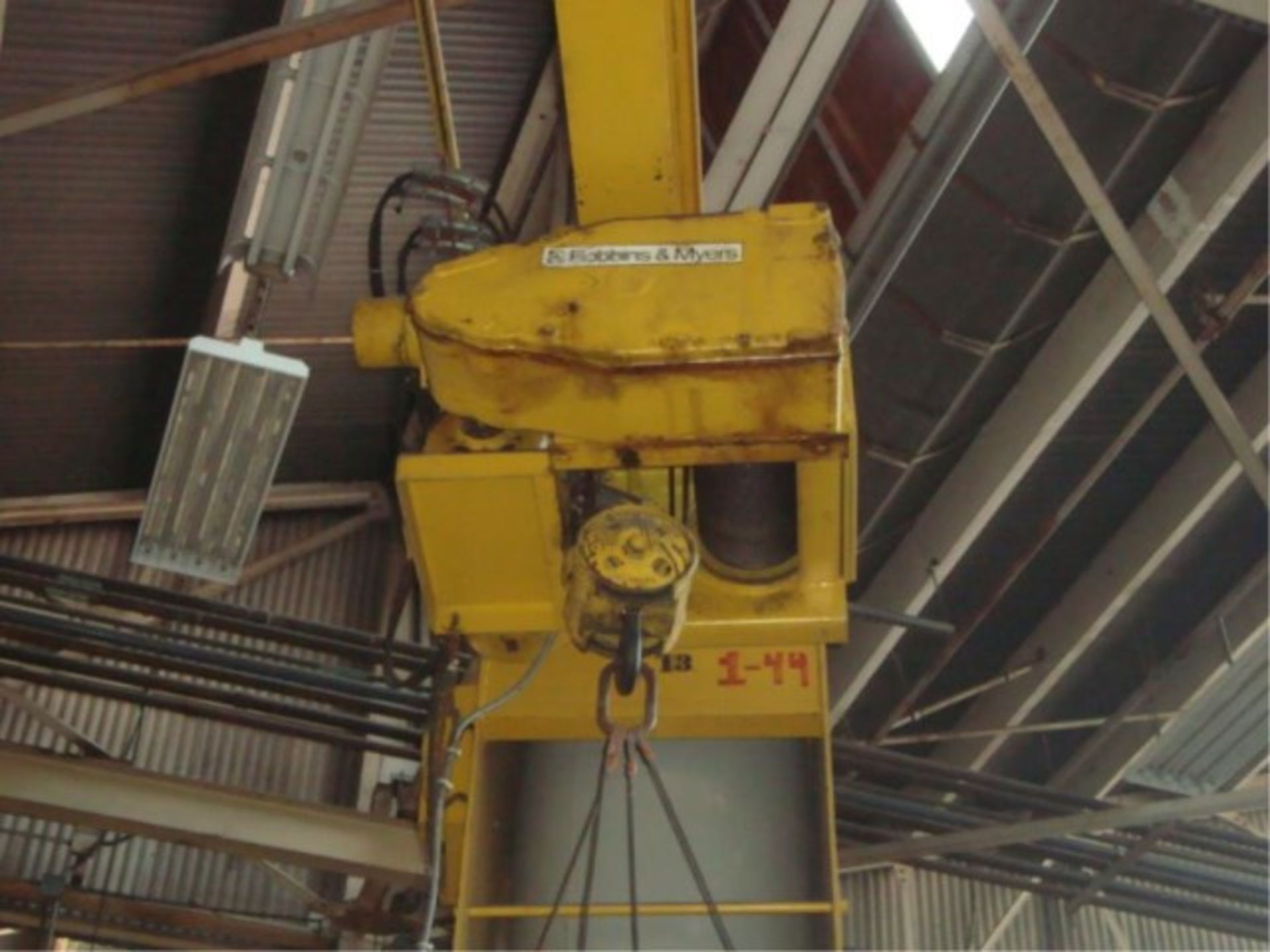 5-Ton Capacity Swivel Jib Crane W/Cable Hoist - Image 2 of 4