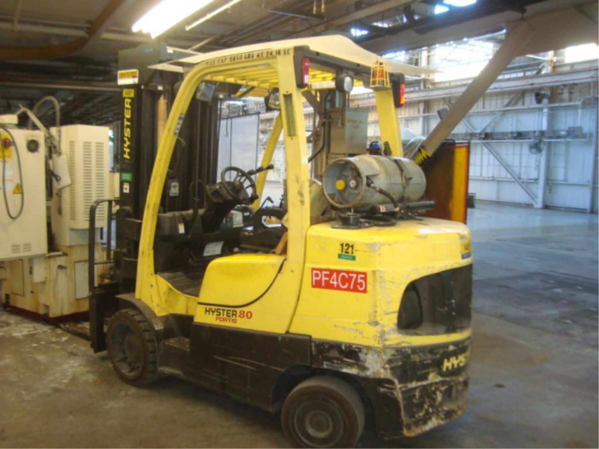 4-Ton Capacity Propane Forklift - Image 2 of 12