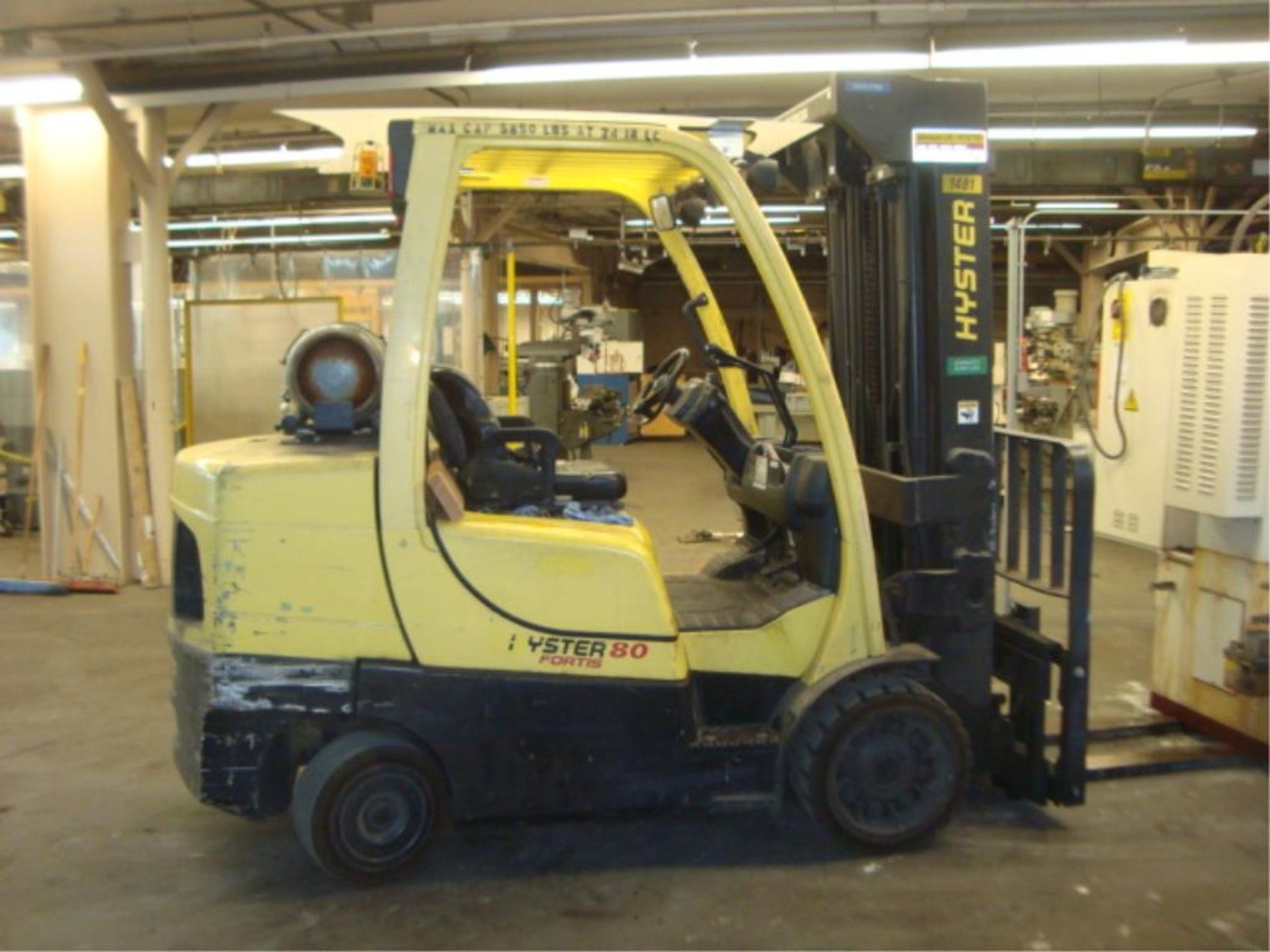 4-Ton Capacity Propane Forklift - Image 6 of 12