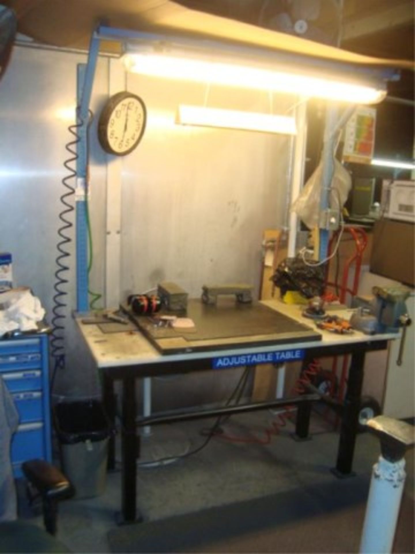 Height Adjustable Workbench W/Overhead Lighting