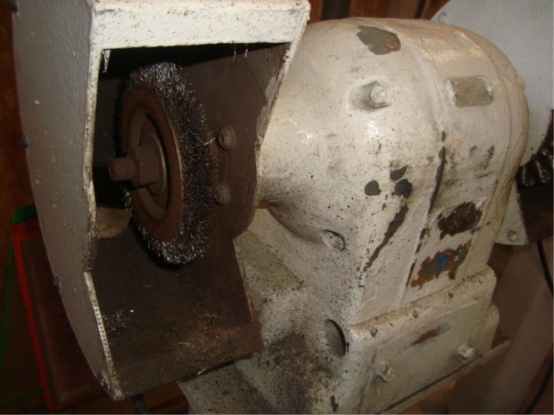 Heavy Duty Double Disc Pedestal Grinders - Image 5 of 10