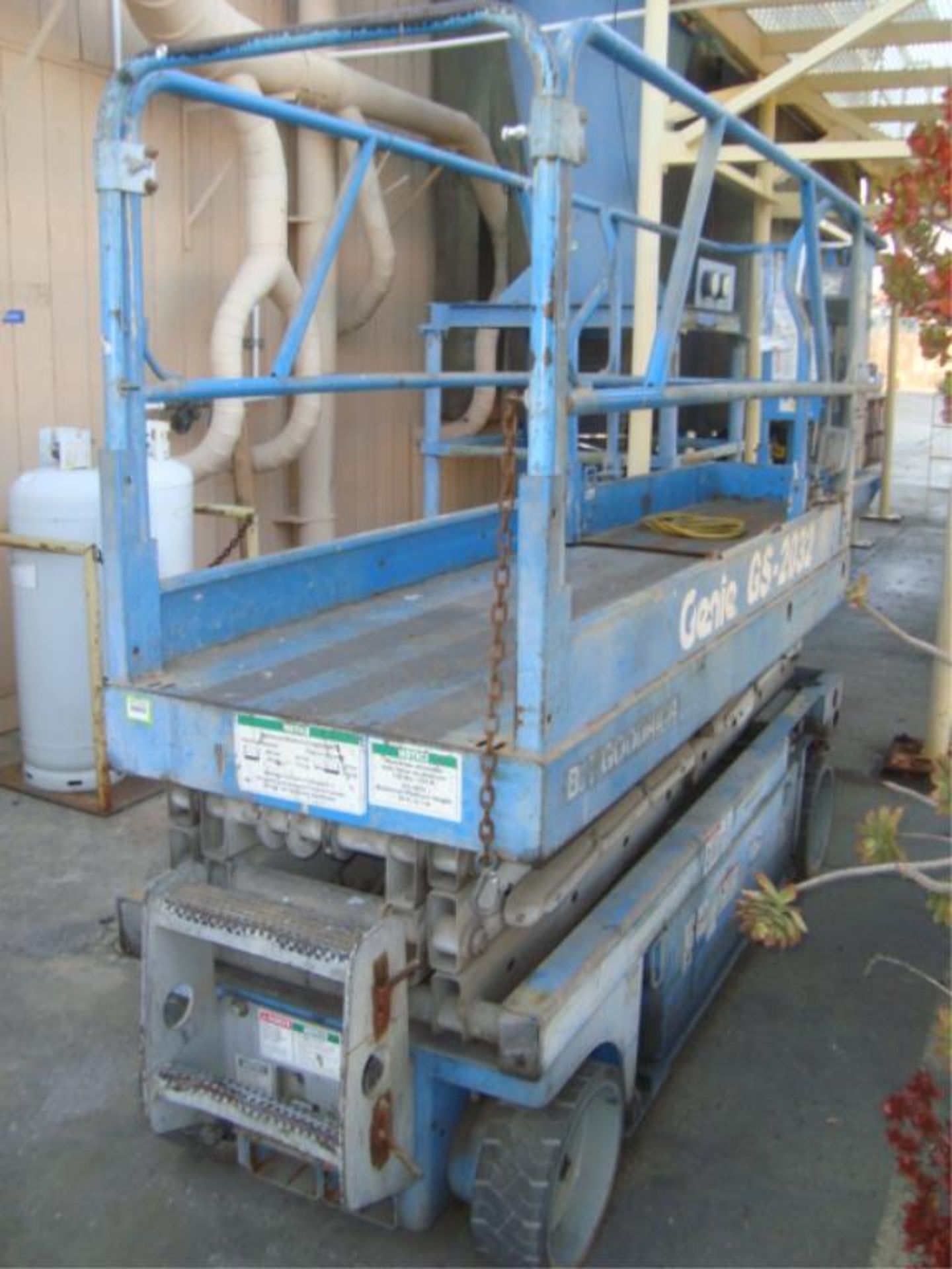 Electric Scissor Lift - Image 6 of 12