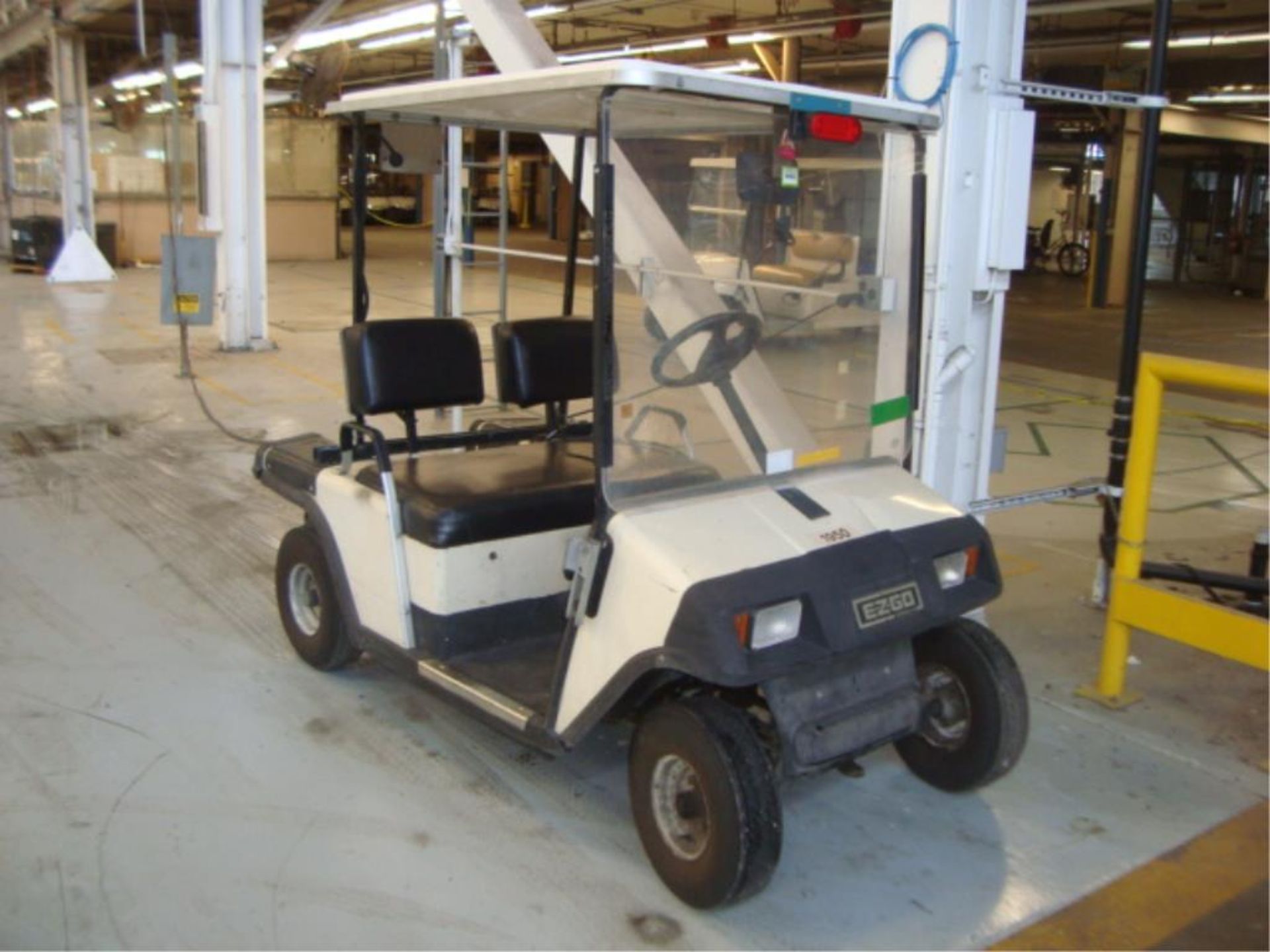 Electric 2-Seater Golf Cart