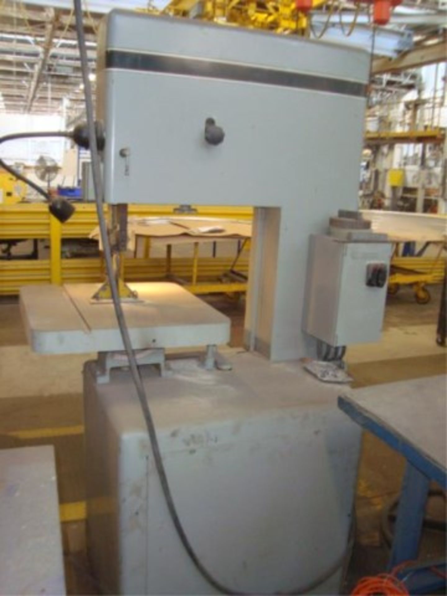 Heavy Duty Vertical Band Saw - Image 4 of 5