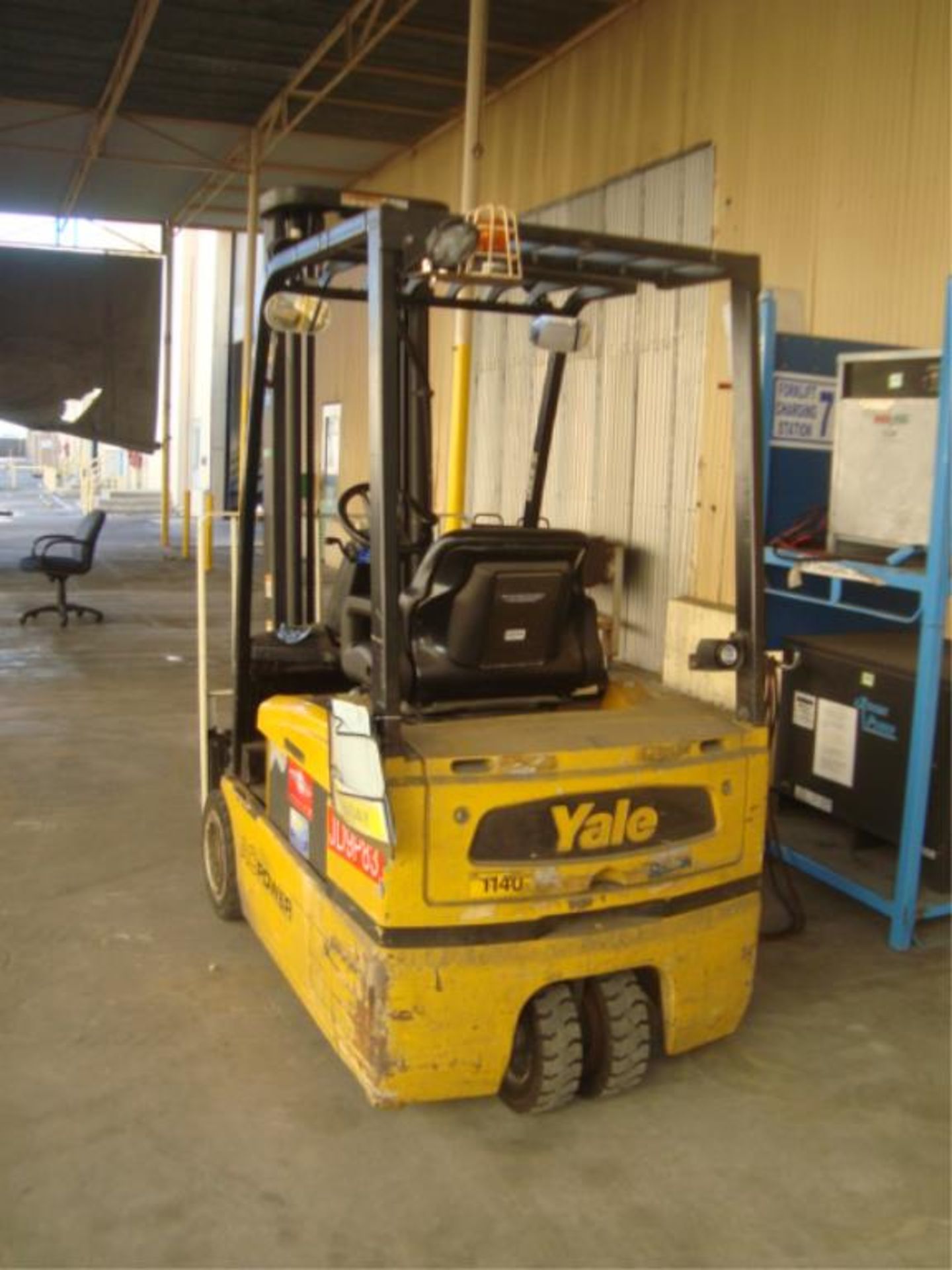 2-Ton Capacity Electric Forklift - Image 3 of 10