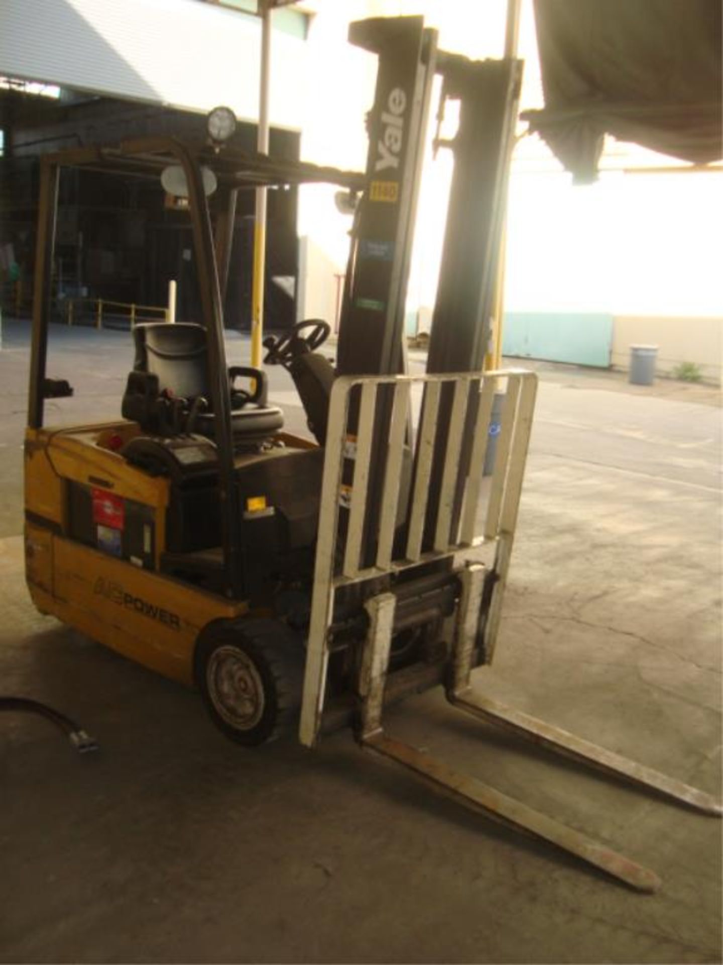 2-Ton Capacity Electric Forklift - Image 5 of 10