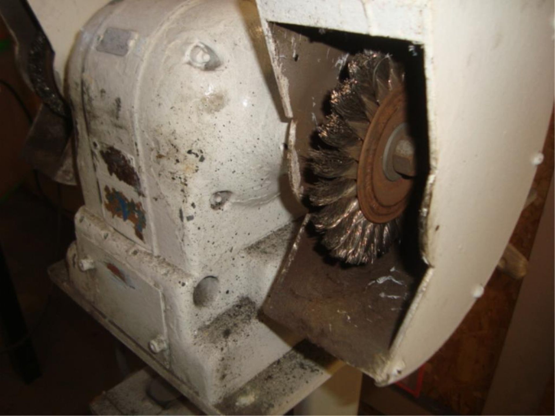 Heavy Duty Double Disc Pedestal Grinders - Image 6 of 10