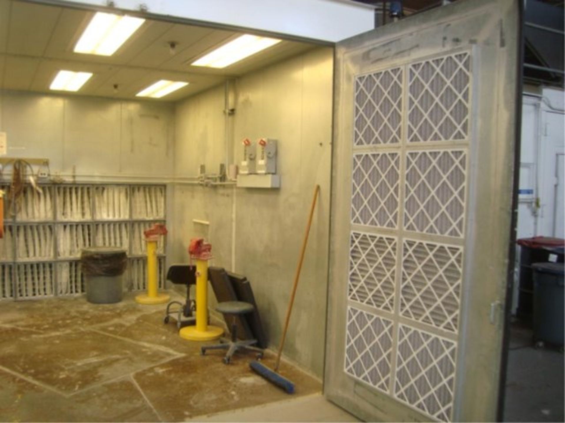 Paint Spray Booth - Image 8 of 22