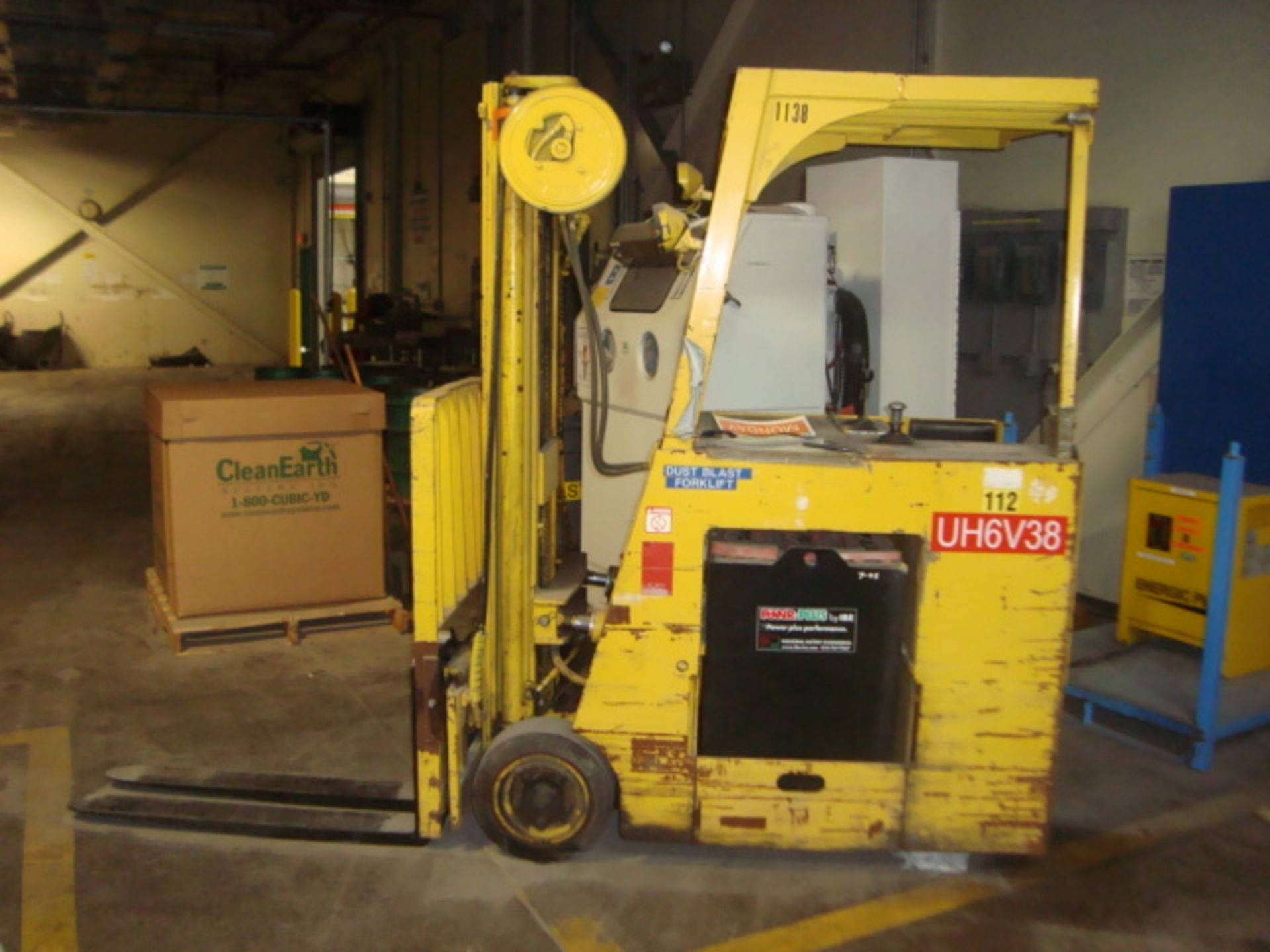 Electric Stand Up Riding Forklift