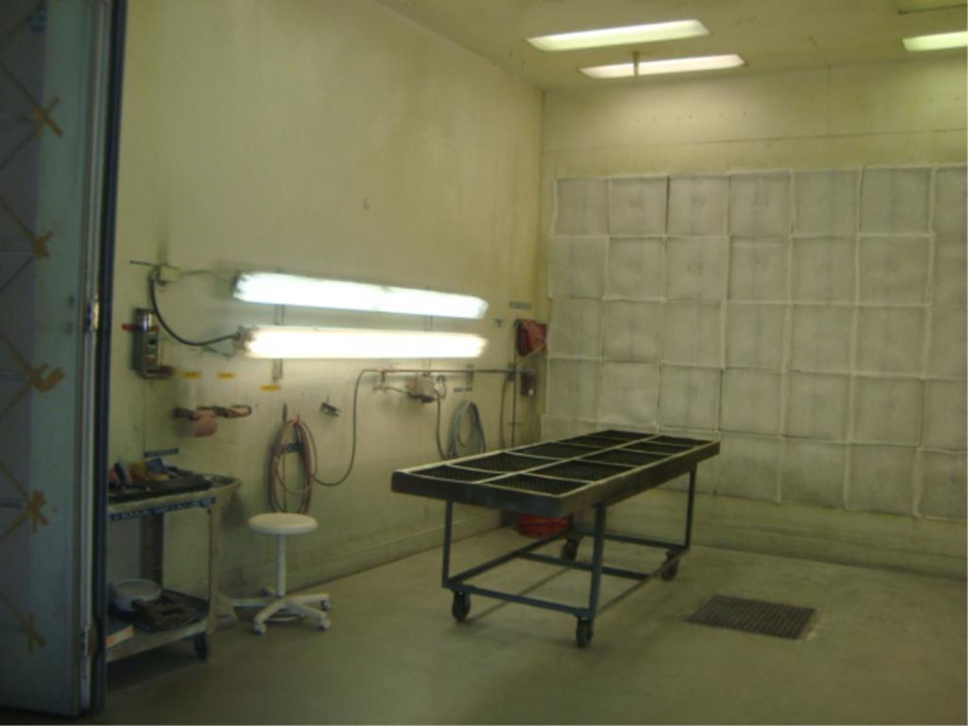 Prep/ Paint Spray Booth - Image 6 of 12