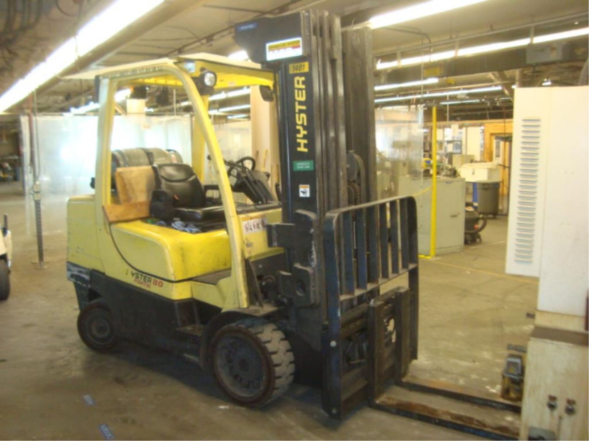 4-Ton Capacity Propane Forklift - Image 9 of 12