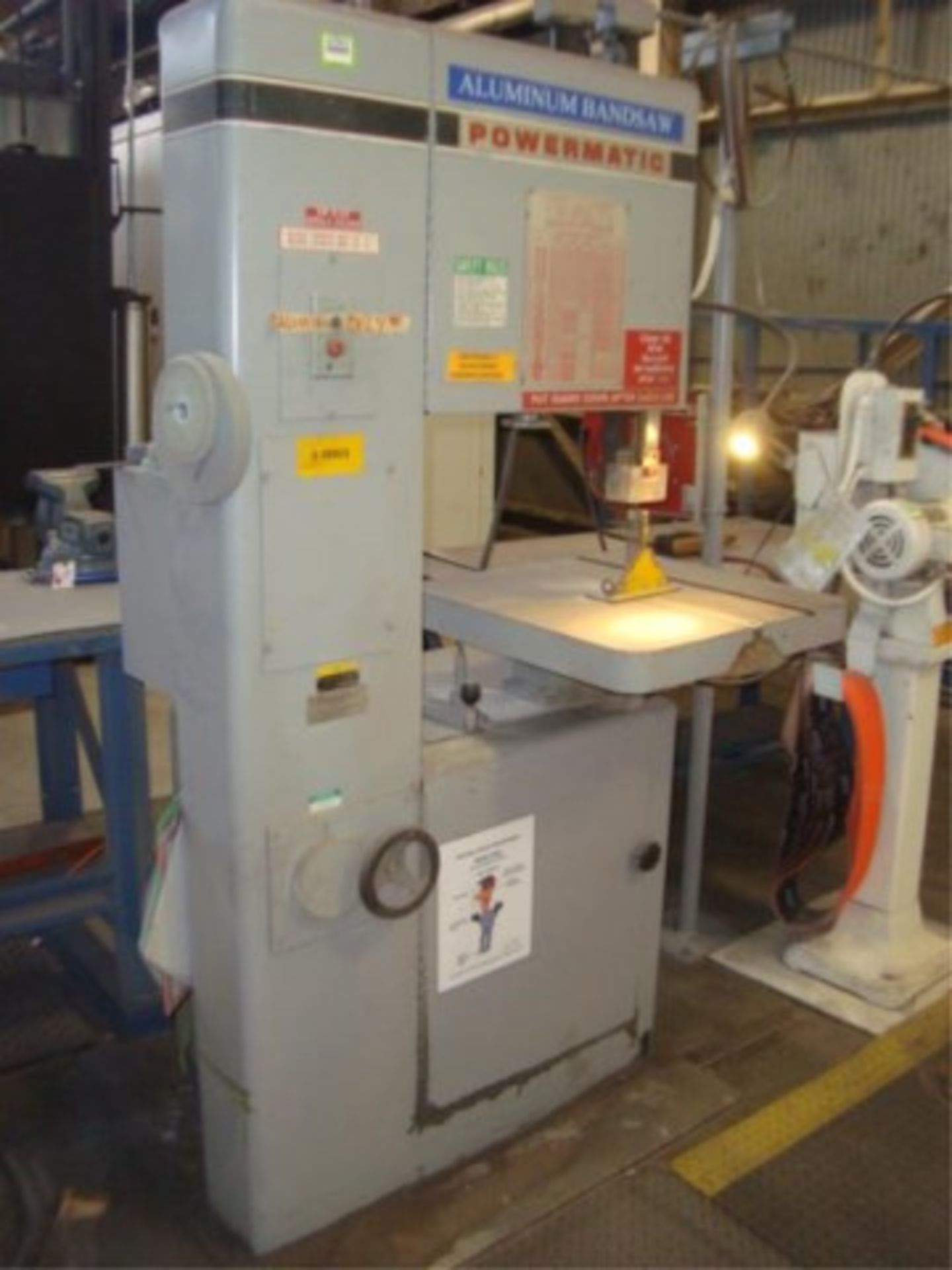 Heavy Duty Vertical Band Saw - Image 2 of 5