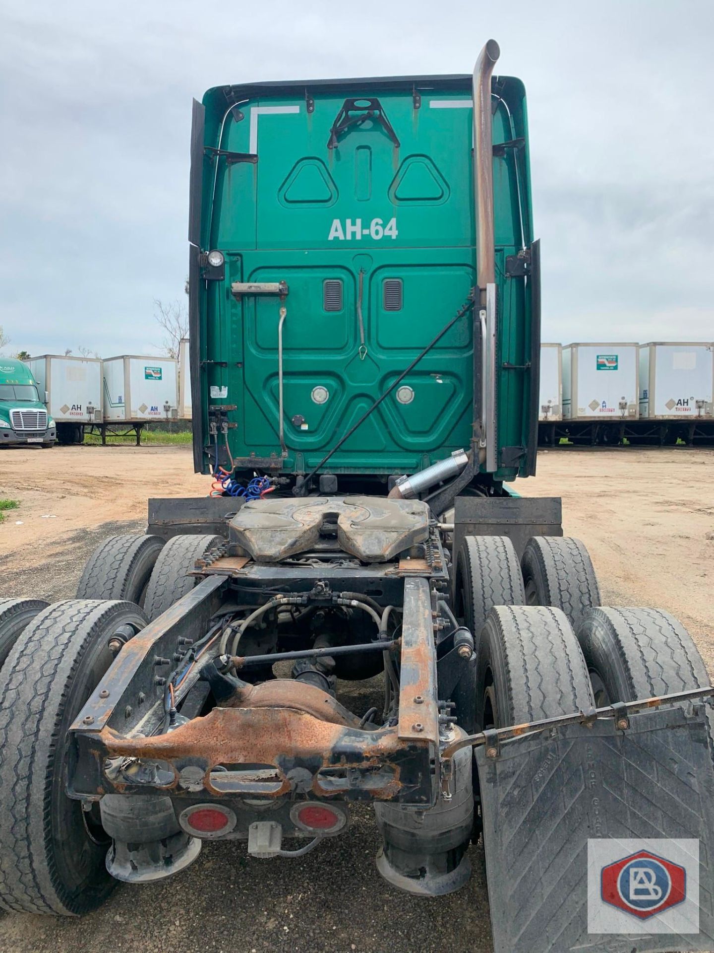 2013 Freightliner Cascadia Cummins ISX - Image 4 of 7