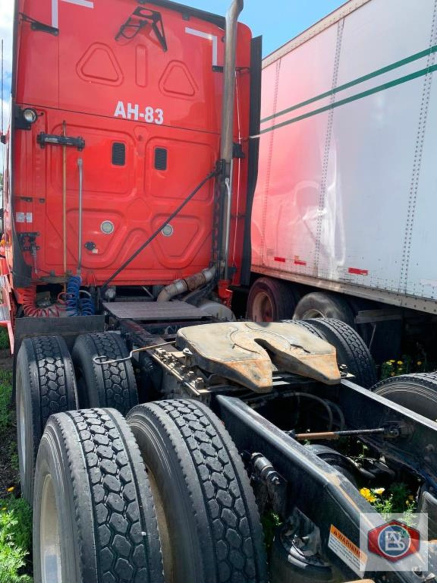 2013 Freightliner Cascadia Cummins ISX - Image 3 of 6