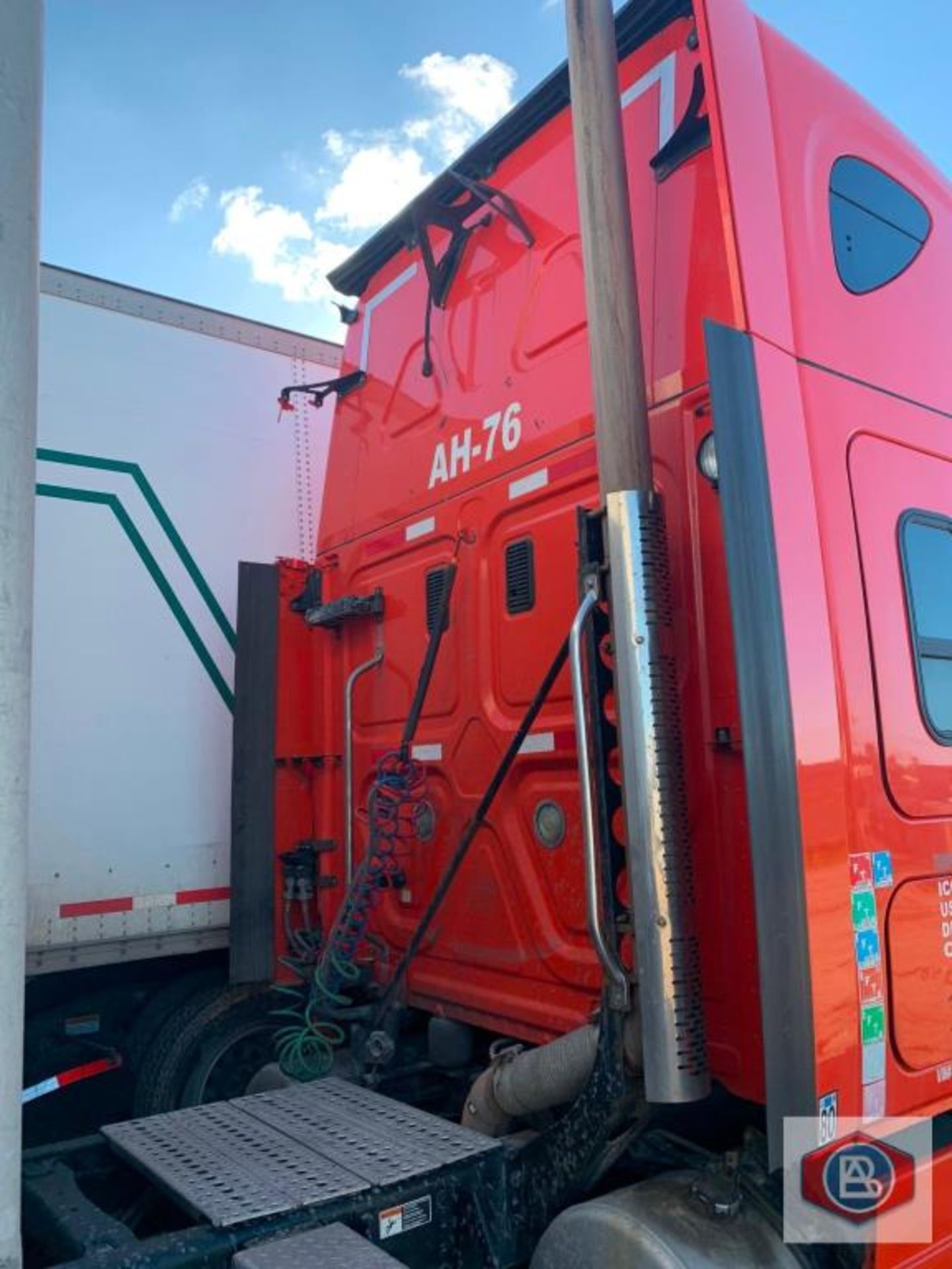 2013 Freightliner, Cascadia Cummins ISX - Image 4 of 6