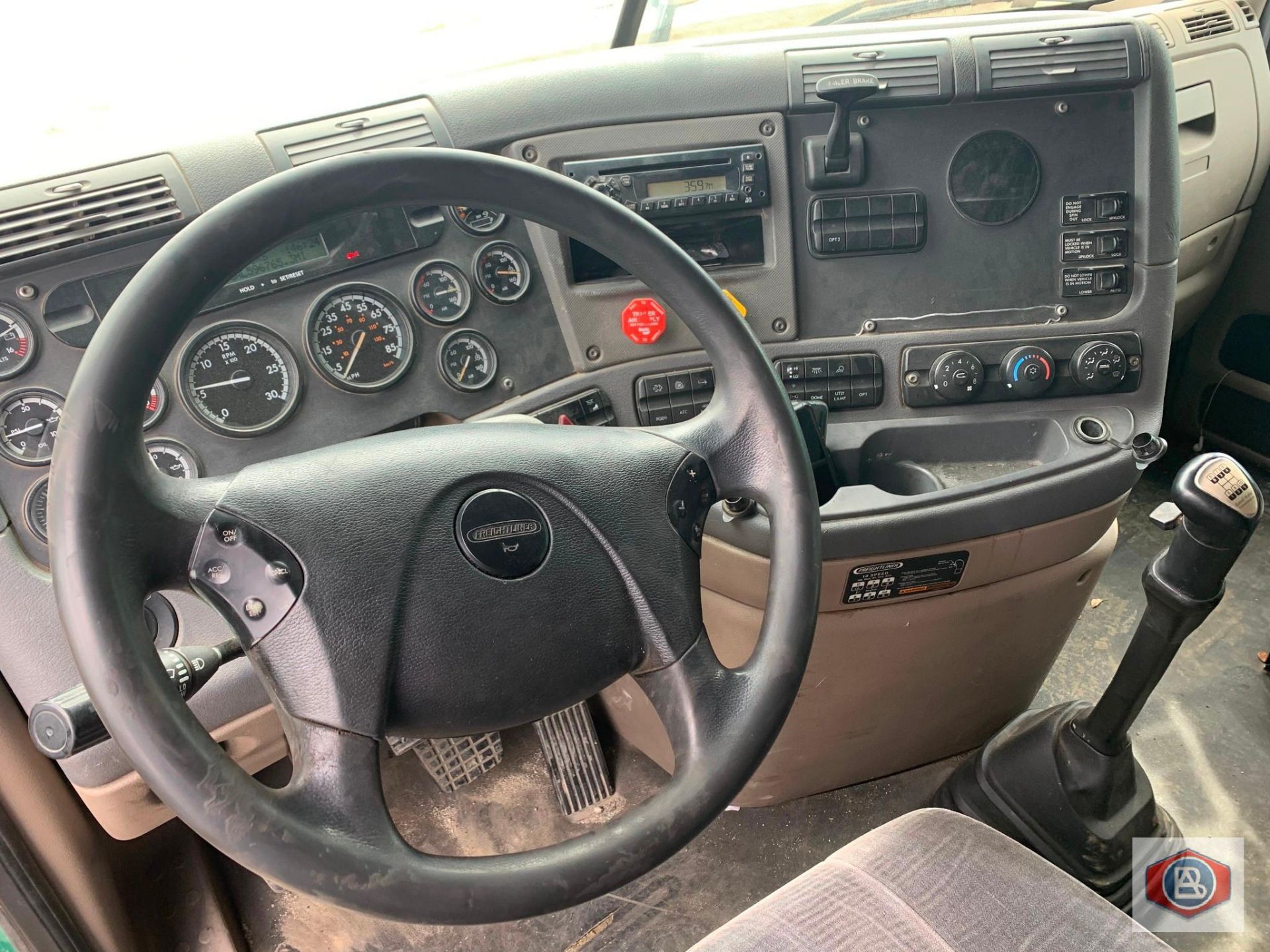 2013 Freightliner Cascadia Cummins ISX - Image 7 of 7